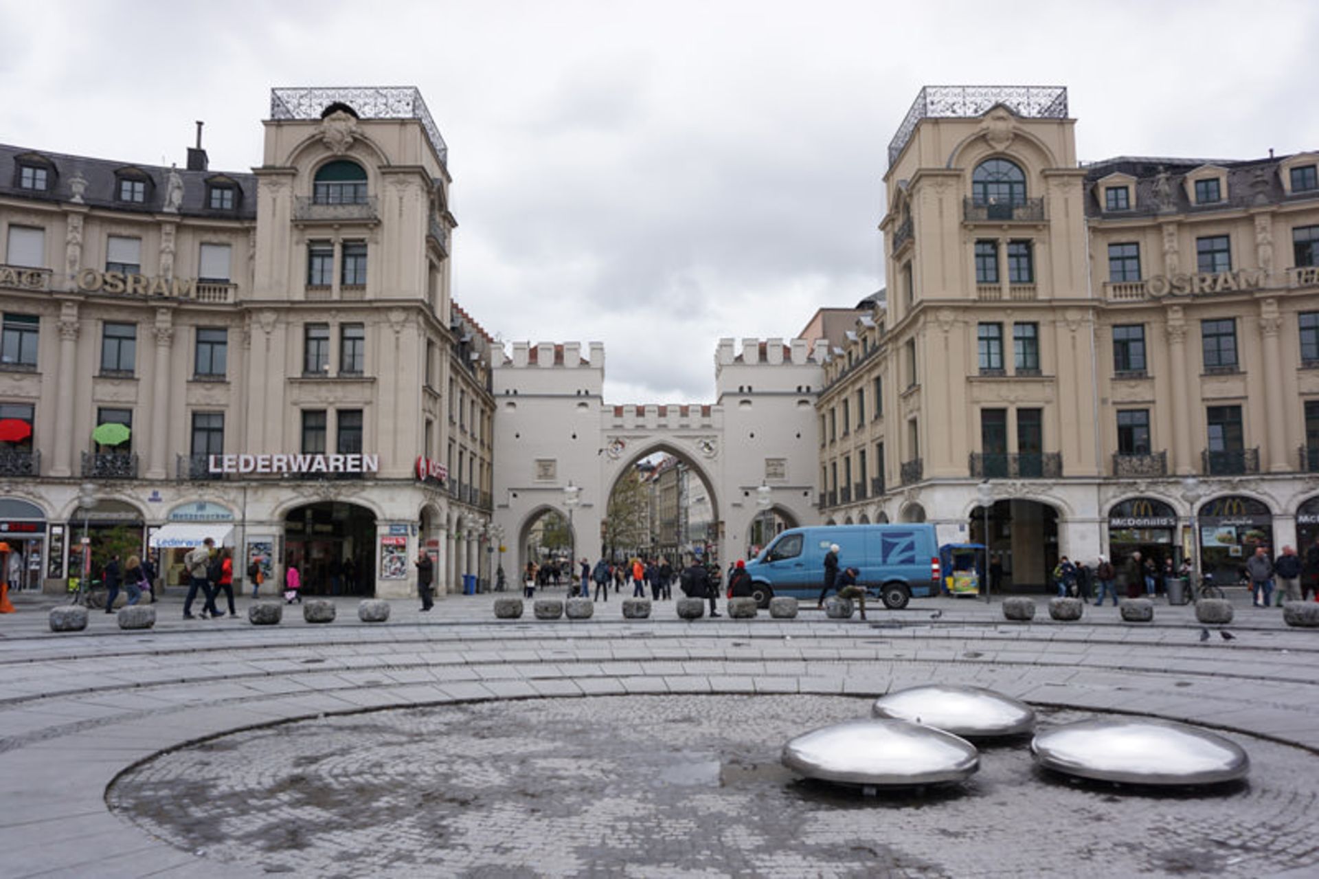 میدان کارلسپلاتز مونیخ