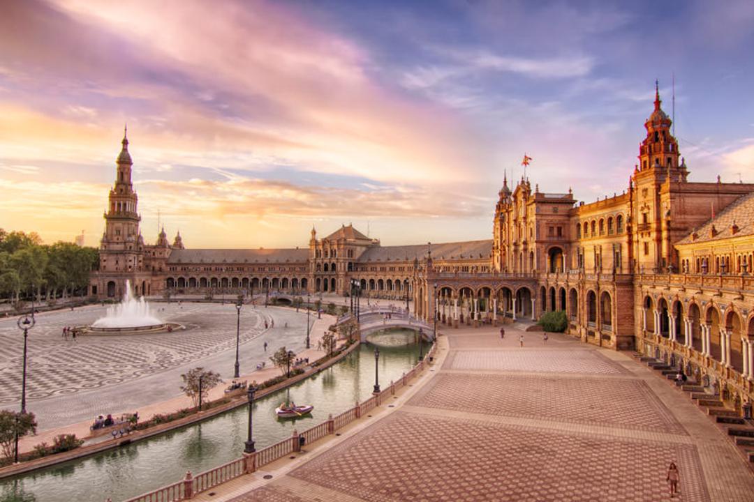 میدان پلازا د اسپانا (Plaza de España) - سویا