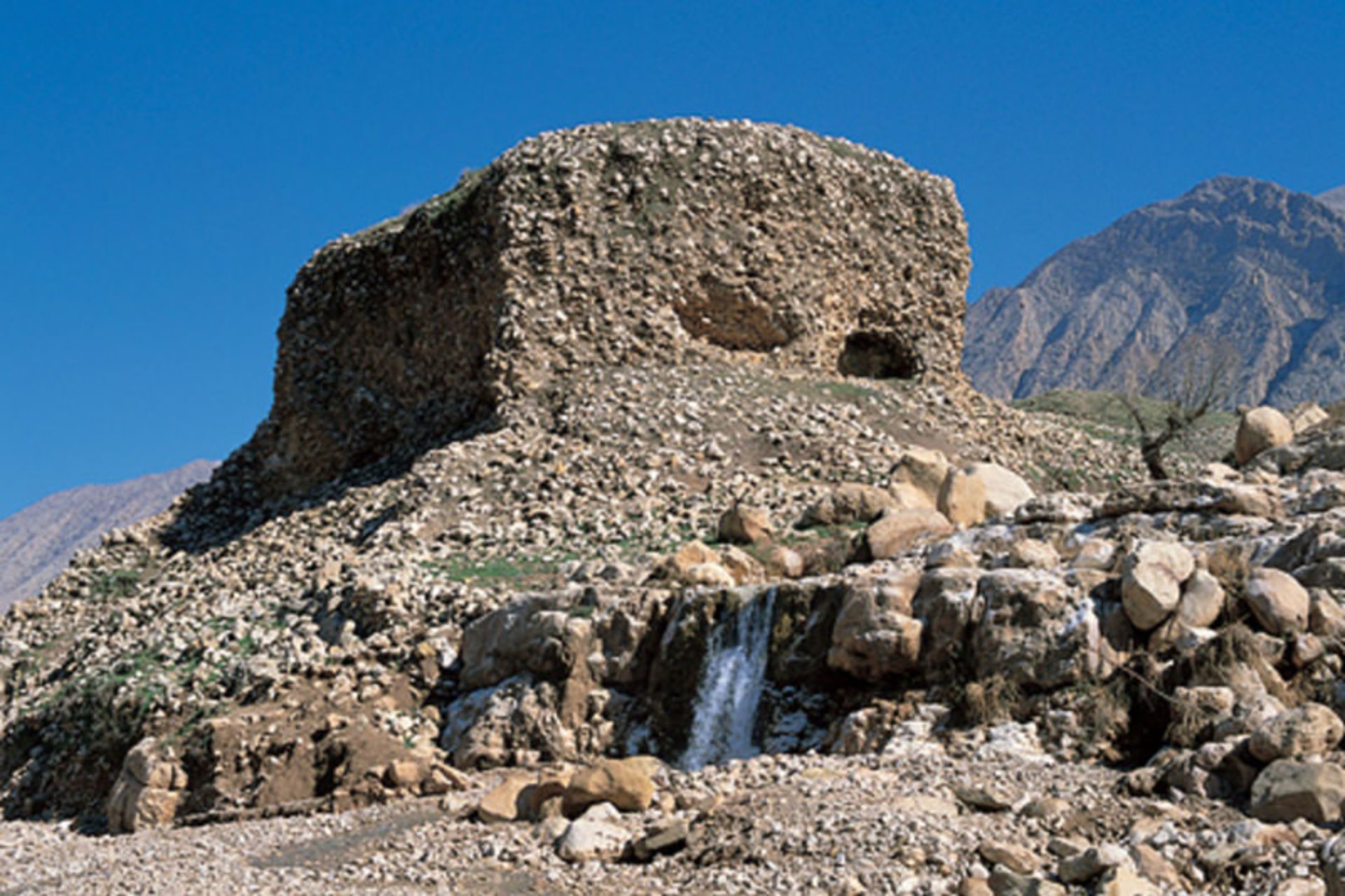 قلعه یزدگرد
