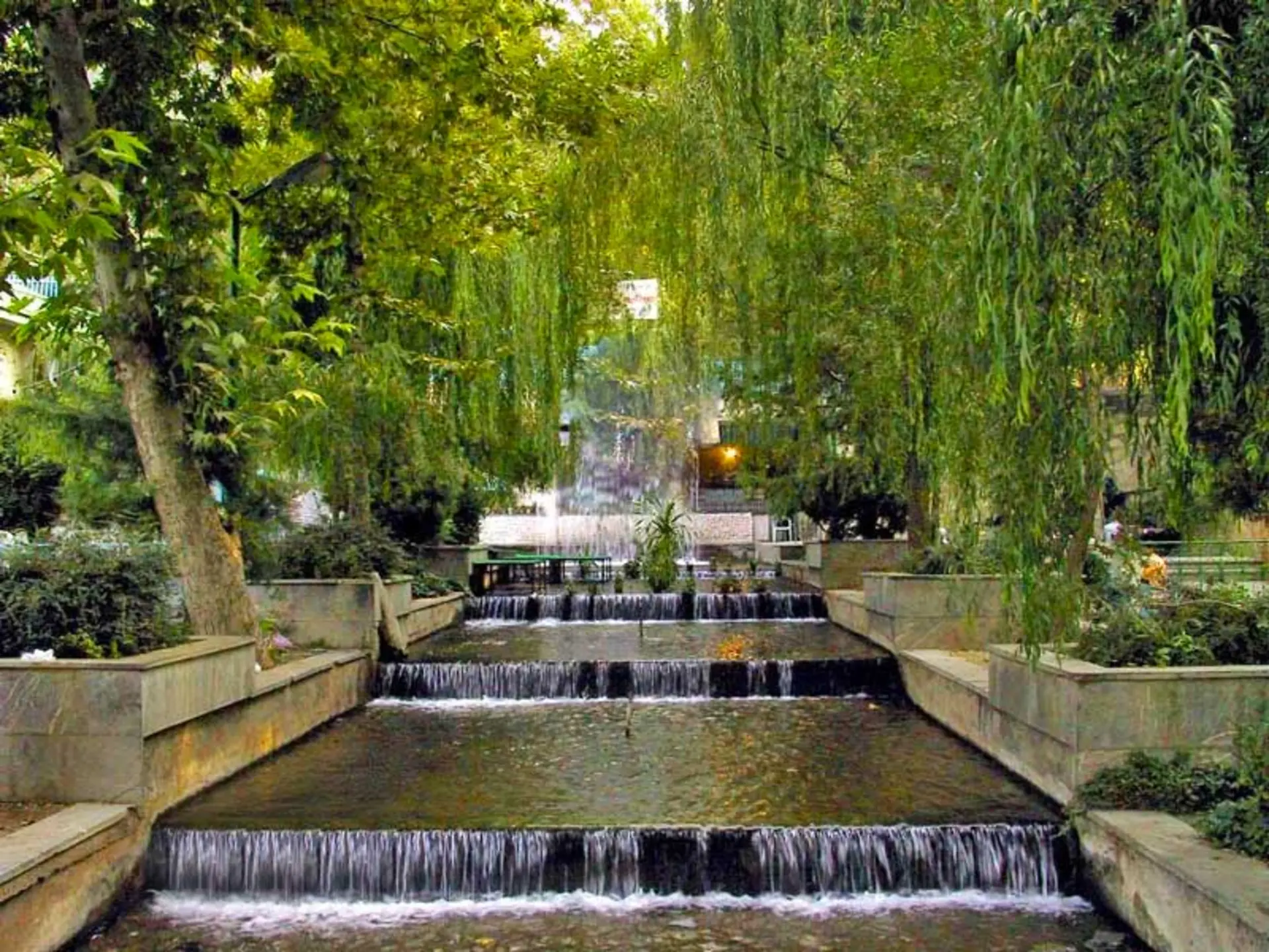 بوستان سرچشمه