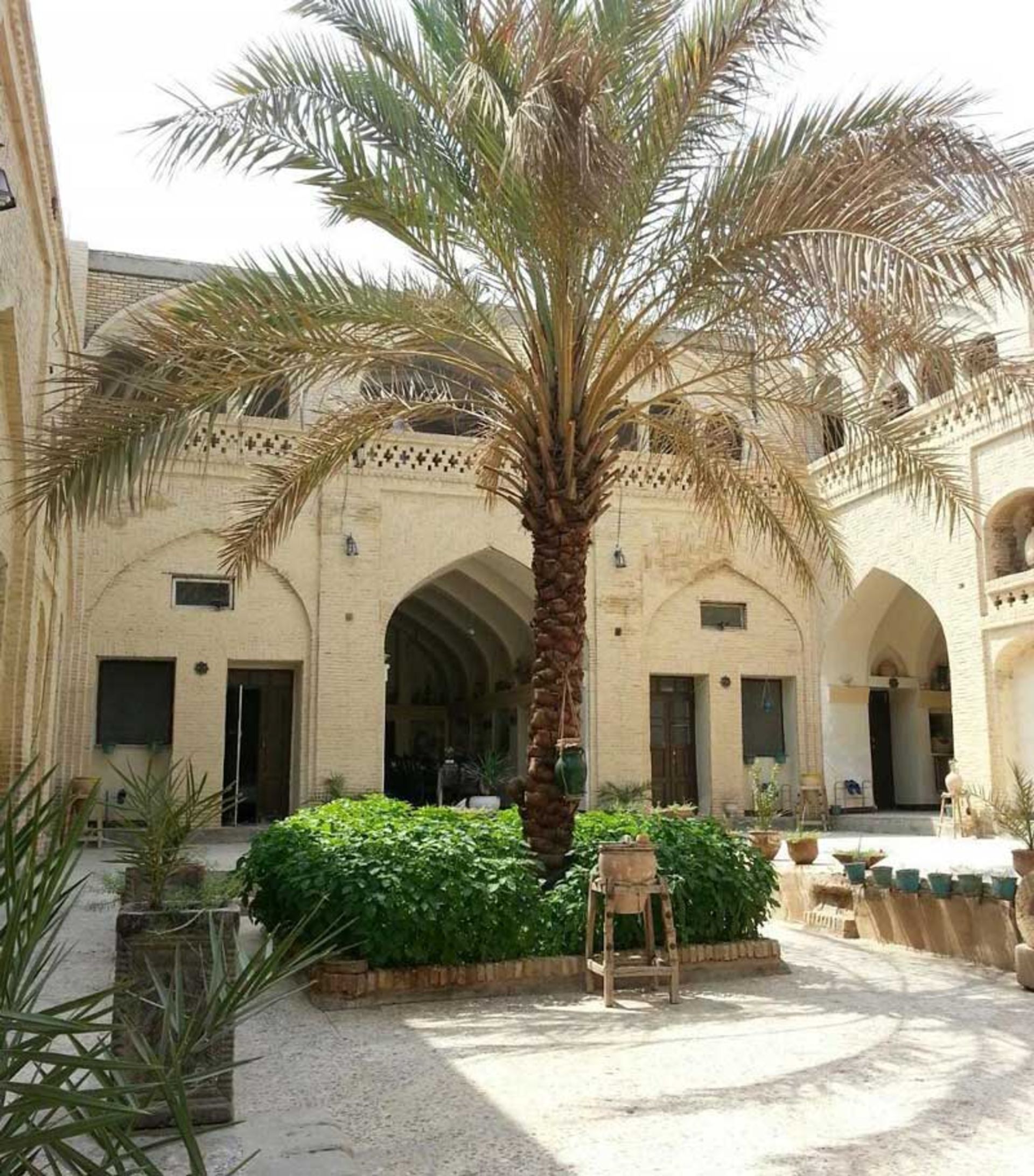 هتل سنتی شوشتر (خانه سرابی)