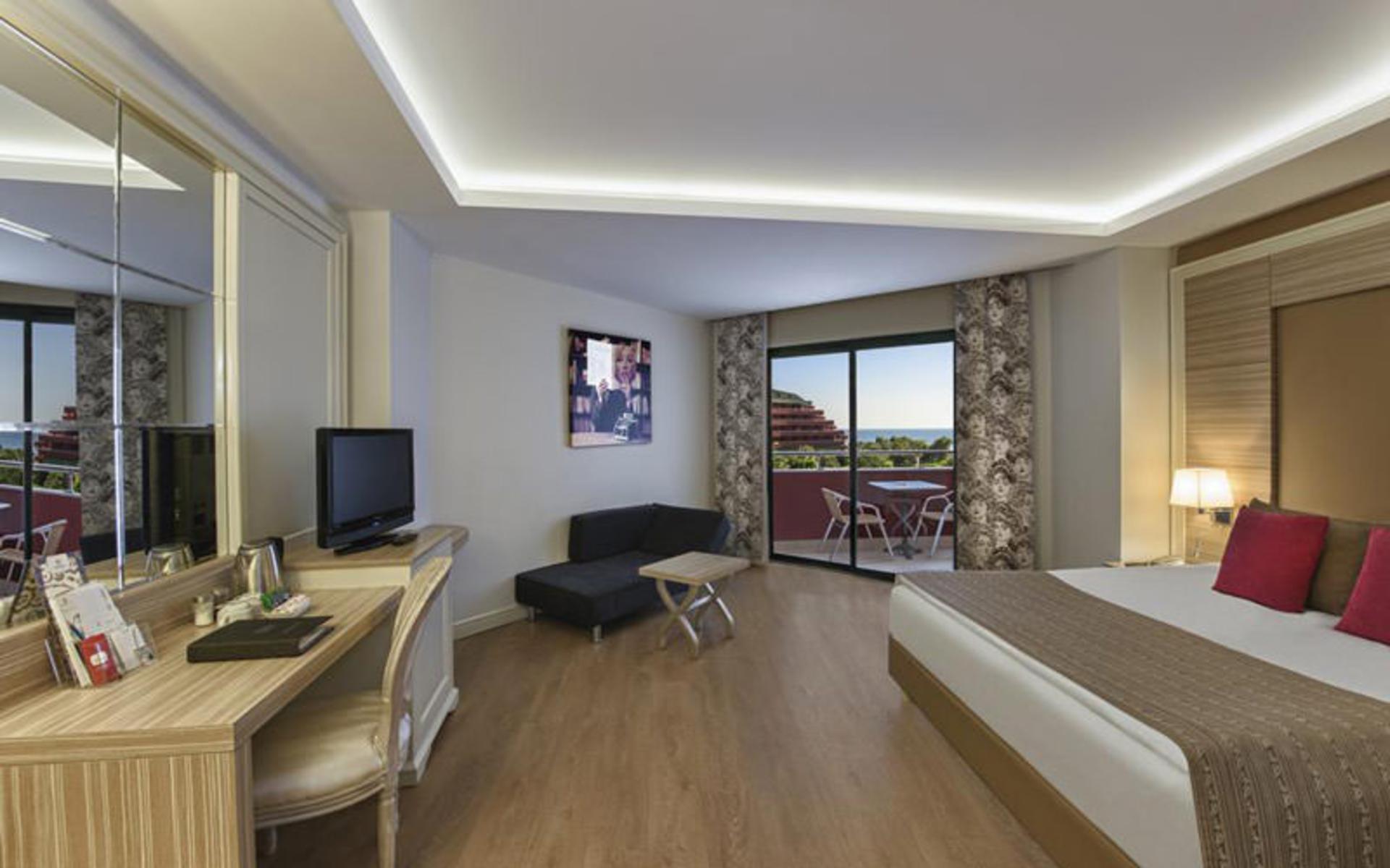 هتل دلفین دلوکس ریزورت (Delphin Deluxe Resort)