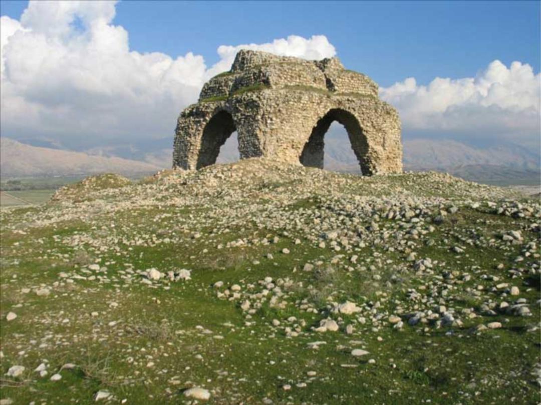 چهارطاقی بالاده (آتشکده کازرون)