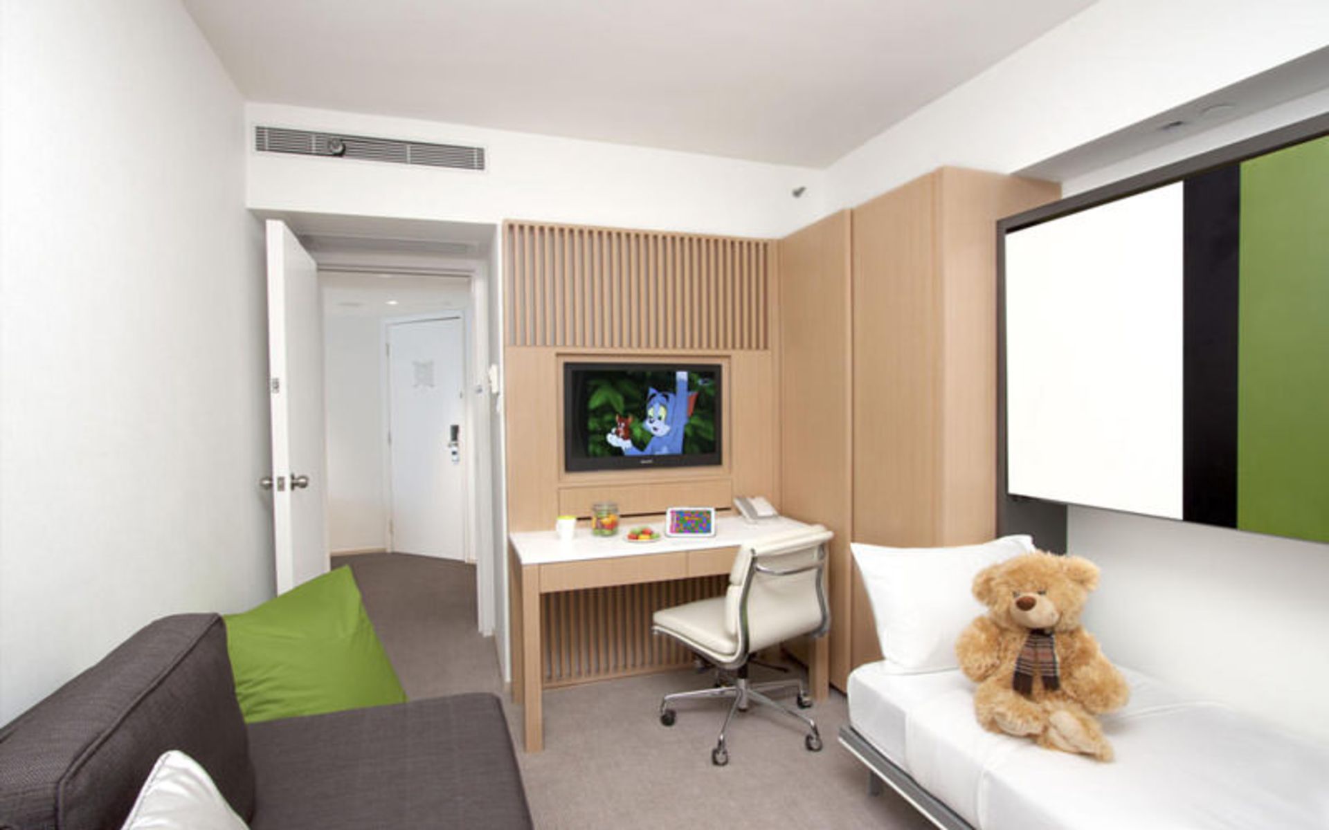 هتل ایتون (Hotel Eaton)