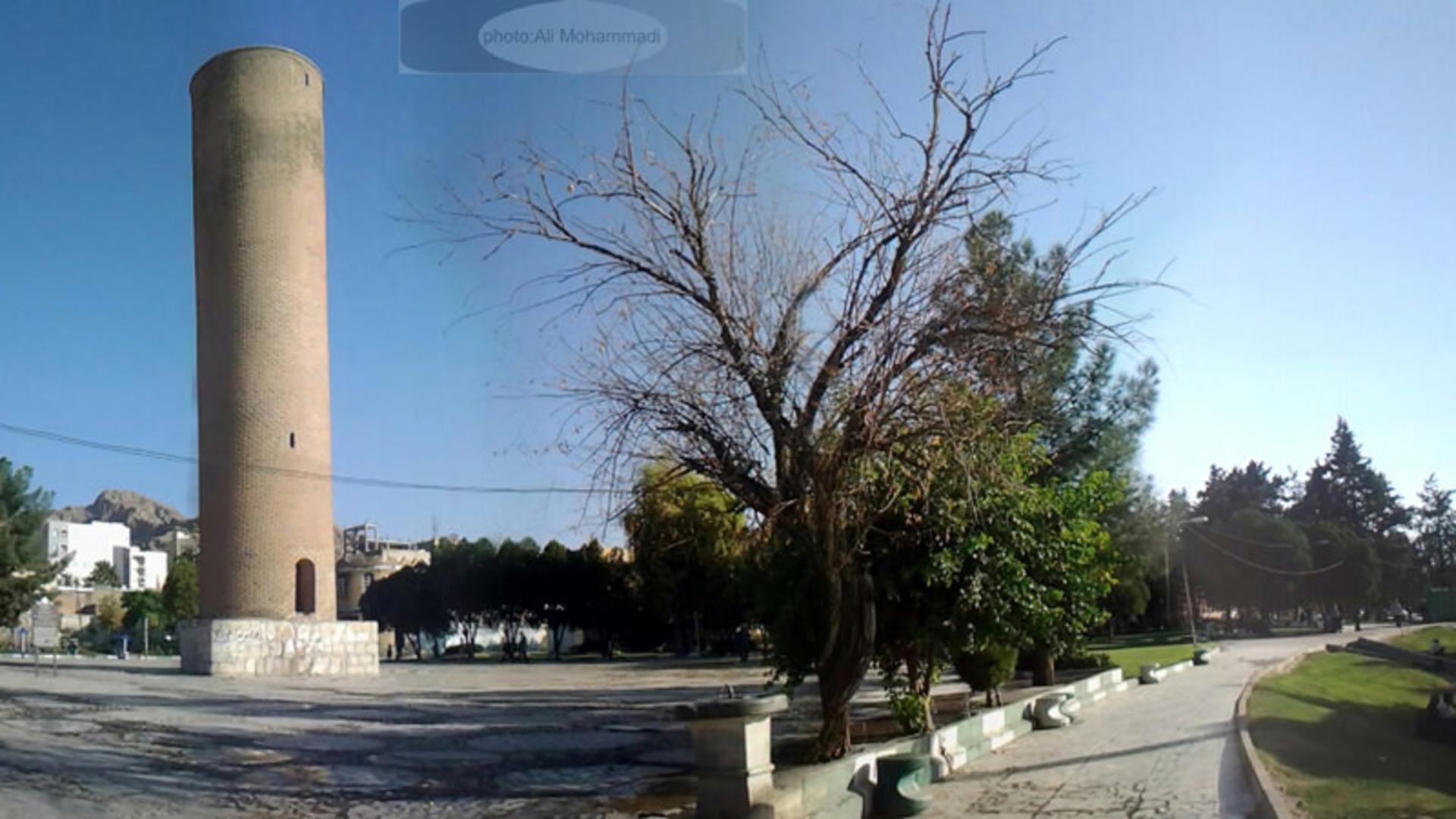 مناره آجری