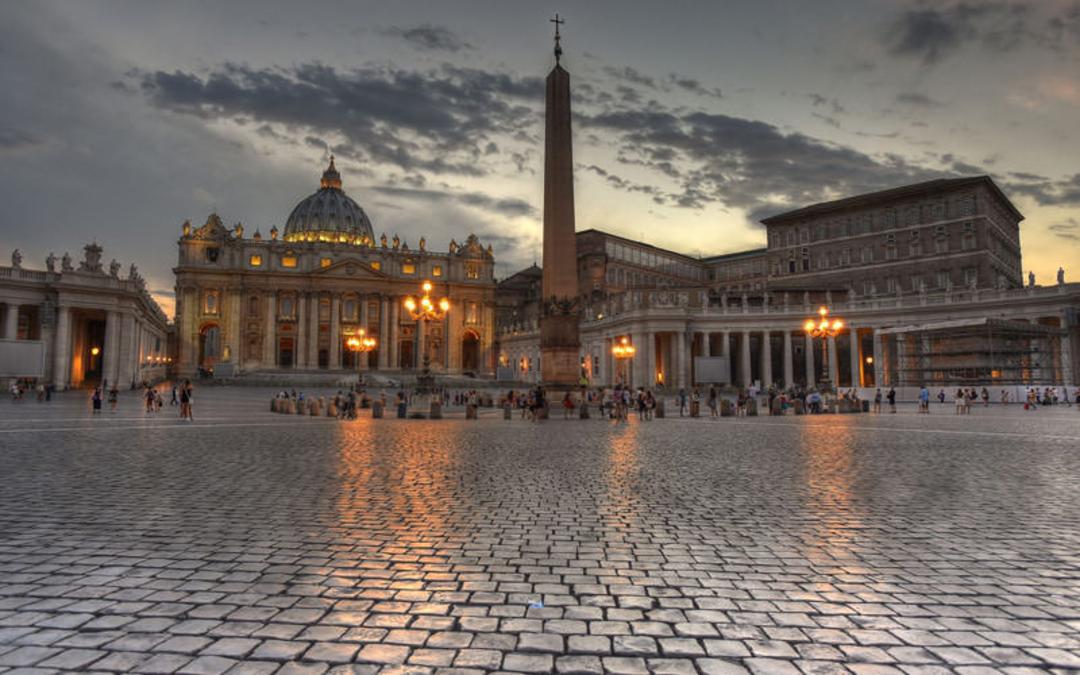 میدان سن پیترز (St. Peter's Square) – واتیکان