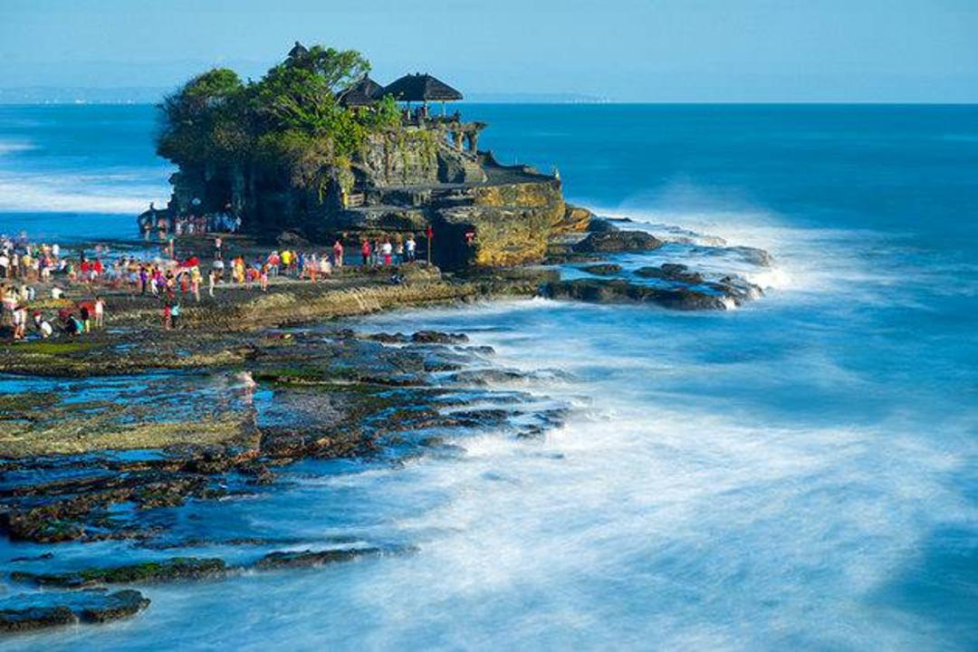 معبد تانا لوط (Pura Tanah Lot)