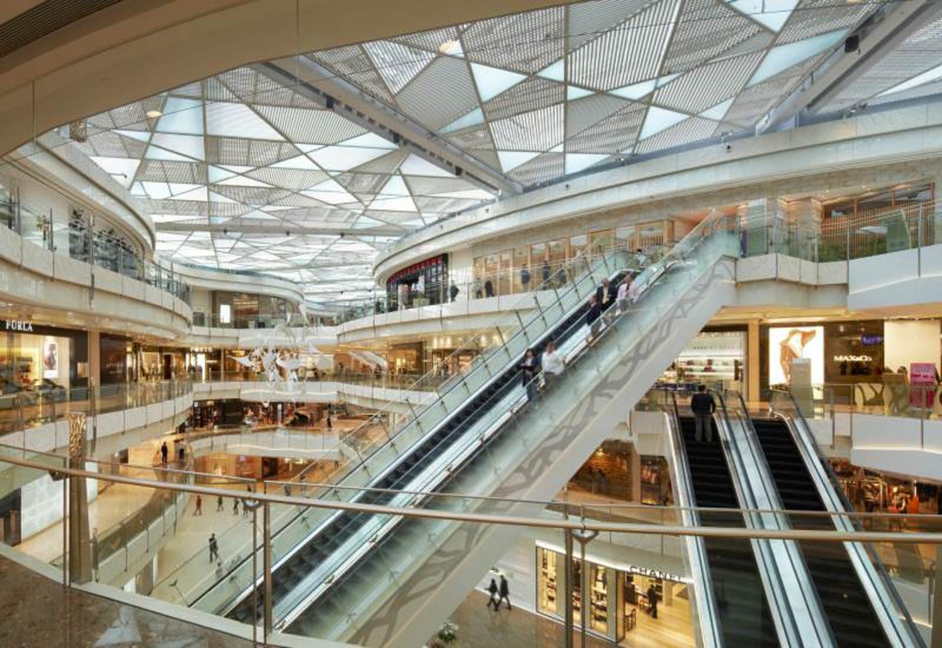 مرکز خرید شانگهای آی‌اف‌سی مال (Shanghai IFC Mall)