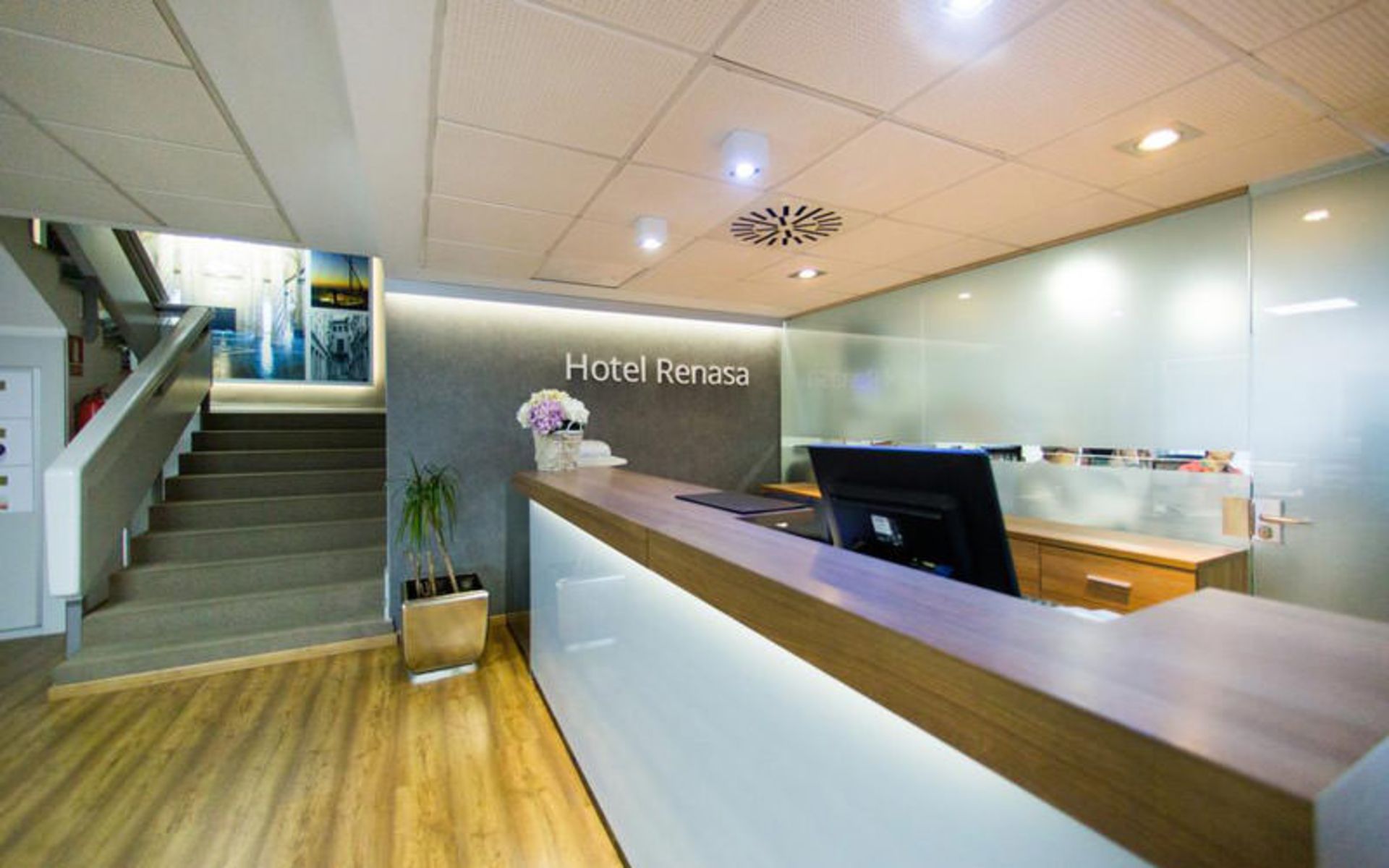 هتل سوئیت رناسا (Sweet Hotel Renasa)