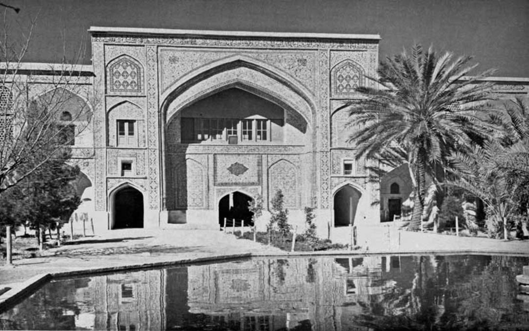 مدرسه خان شیراز