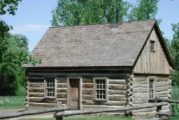 کلبه صلیب مالت (Maltese Cross Cabin)