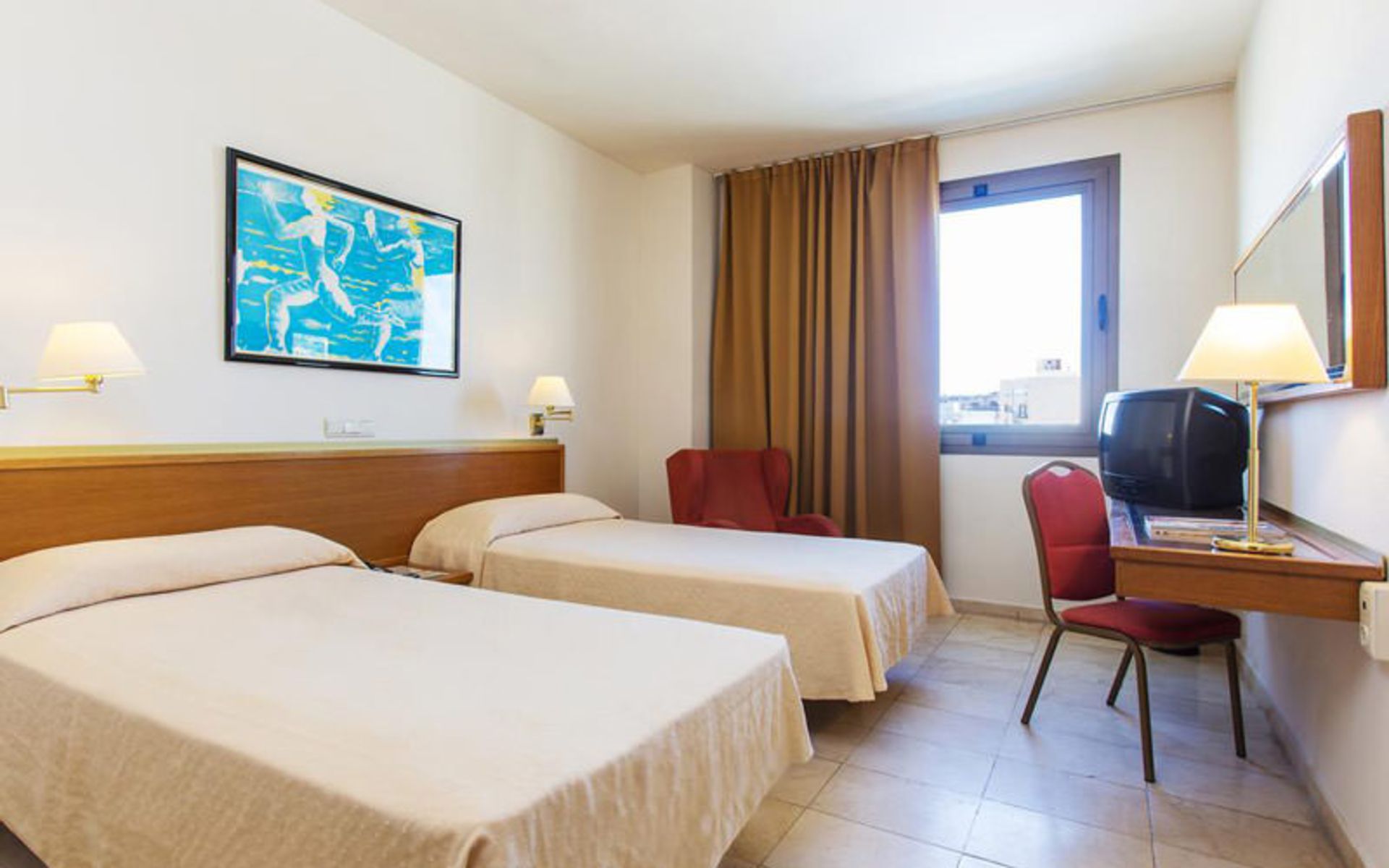 هتل اکسپو والنسیا (Expo Hotel Valencia)