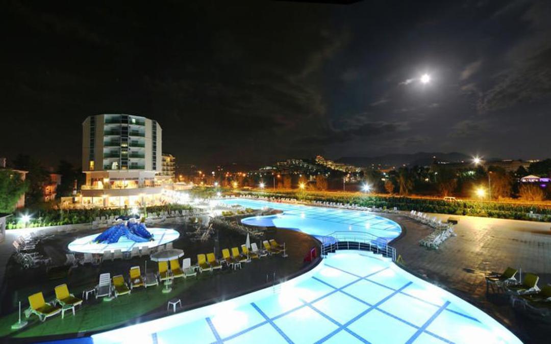 هتل هدف ریزورت (Hedef Beach Resort Hotel)