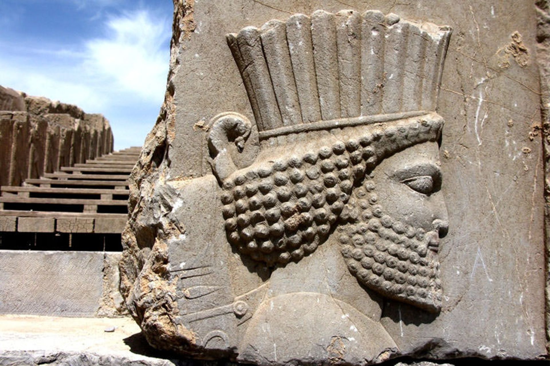 مجسمه  هخامنشی 