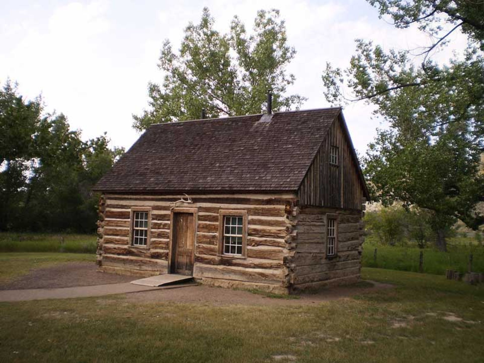 کلبه صلیب مالت (Maltese Cross Cabin)