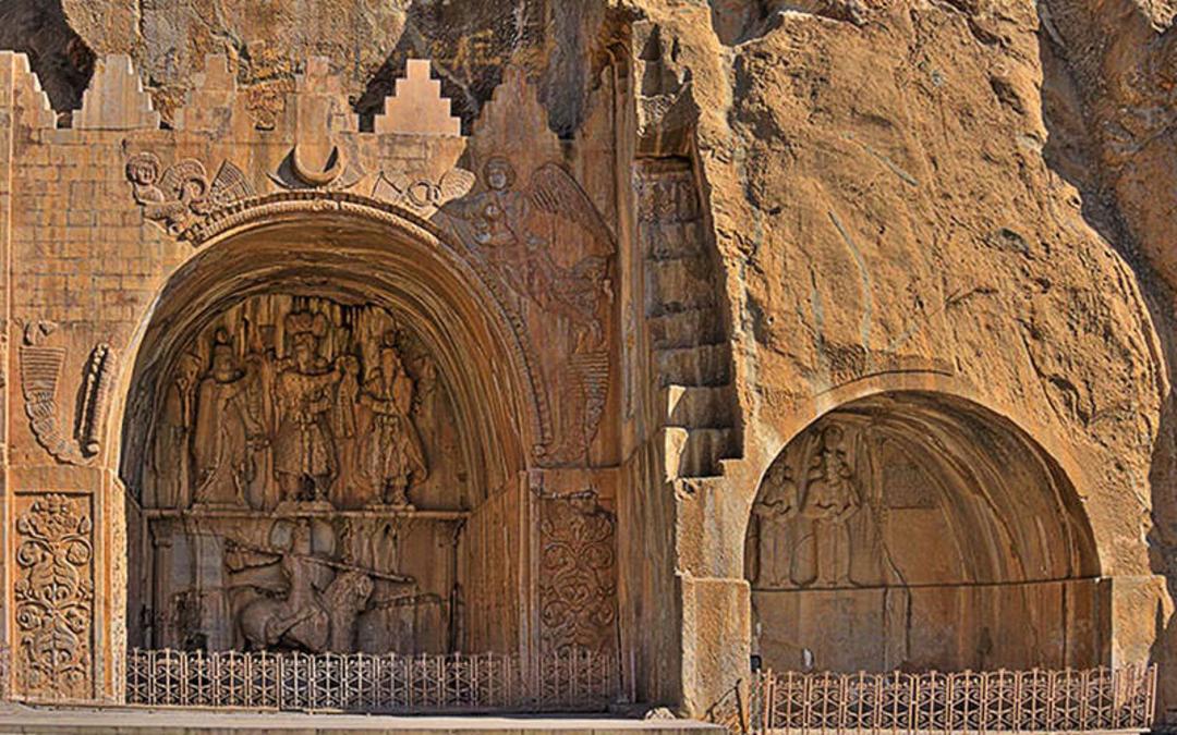 طاق بستان؛ عکس از سایت irandestination.com. عکاس: نامشخص