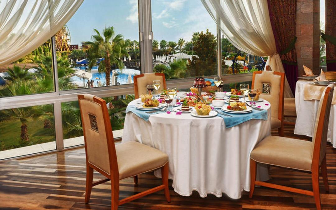 هتل موکارناس اسپا ریزورت (Mukarnas Spa & Resort Hotel)