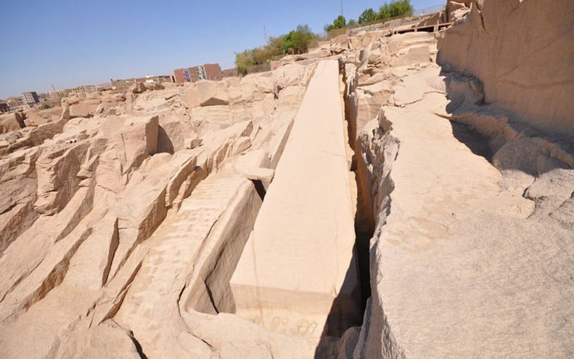اُبلیسک ناتمام اسوان 
