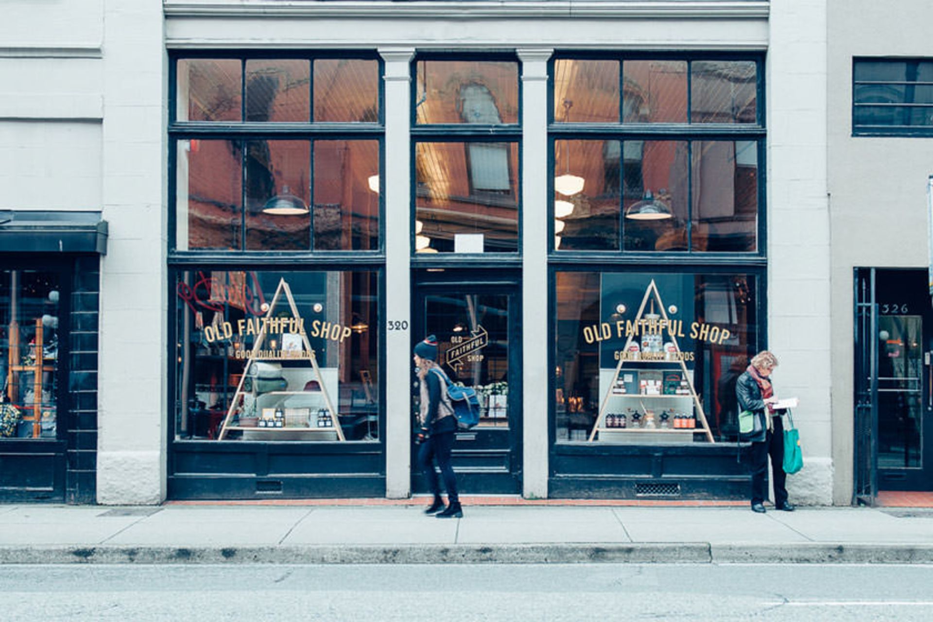 فروشگاه Old Faithful Shop