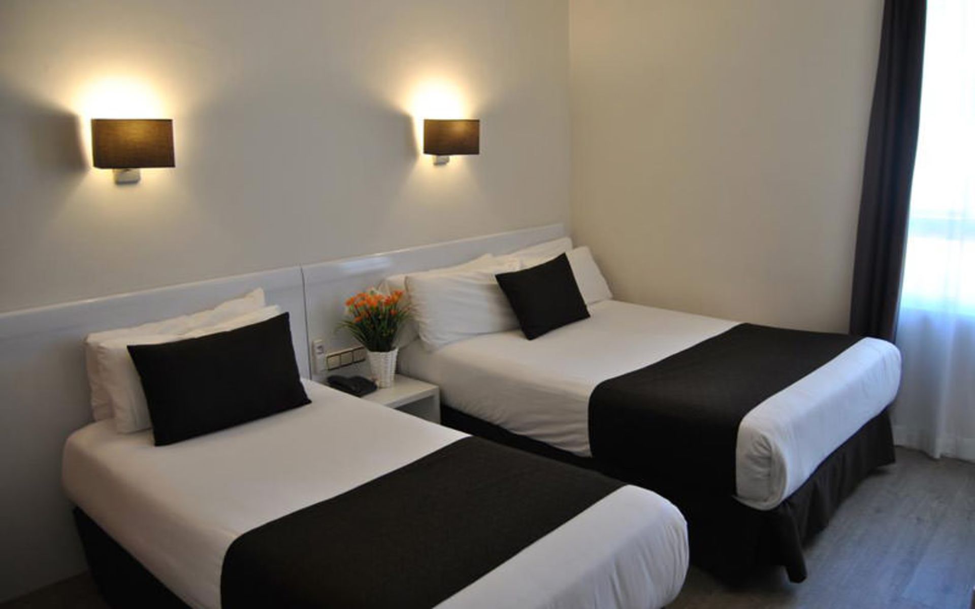 هتل سویت کانتینتال (Sweet Hotel Continental)