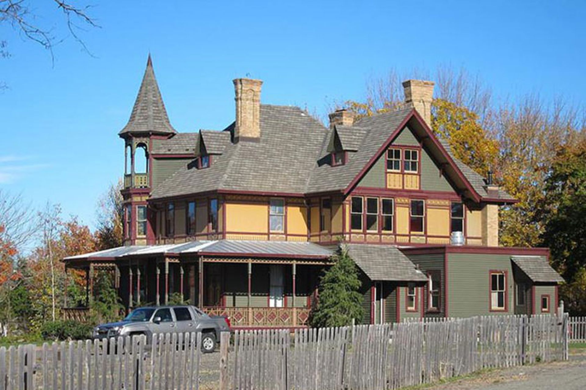 عمارت کریشر (Kreischer Mansion)