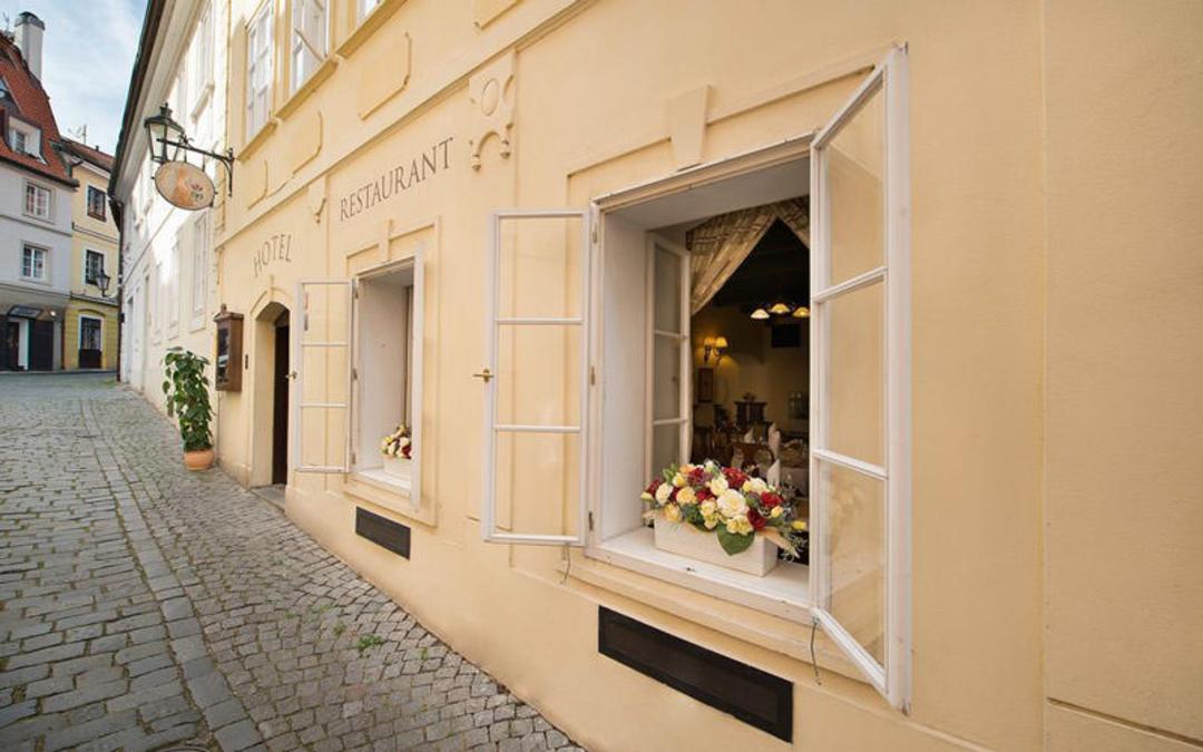 هتل بوتیک کُنستانس (Boutique Hotel Constans)