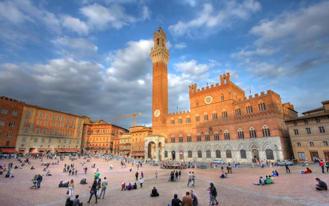میدان دل کامپو (Piazza del Campo) – سیه‌نا