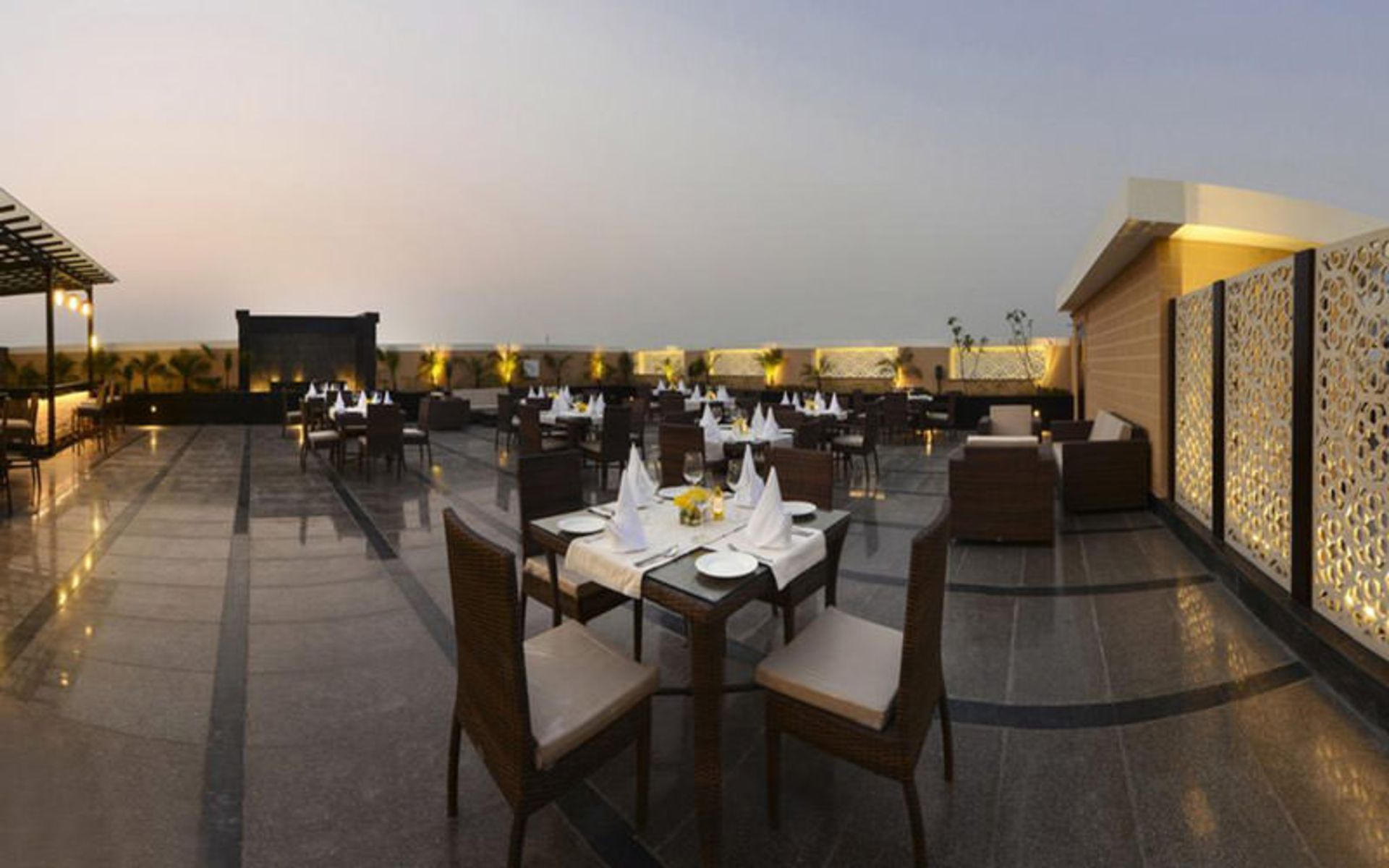 هتل کریستال ساروار پریمیر آگرا (Crystal Sarovar Premiere Agra)