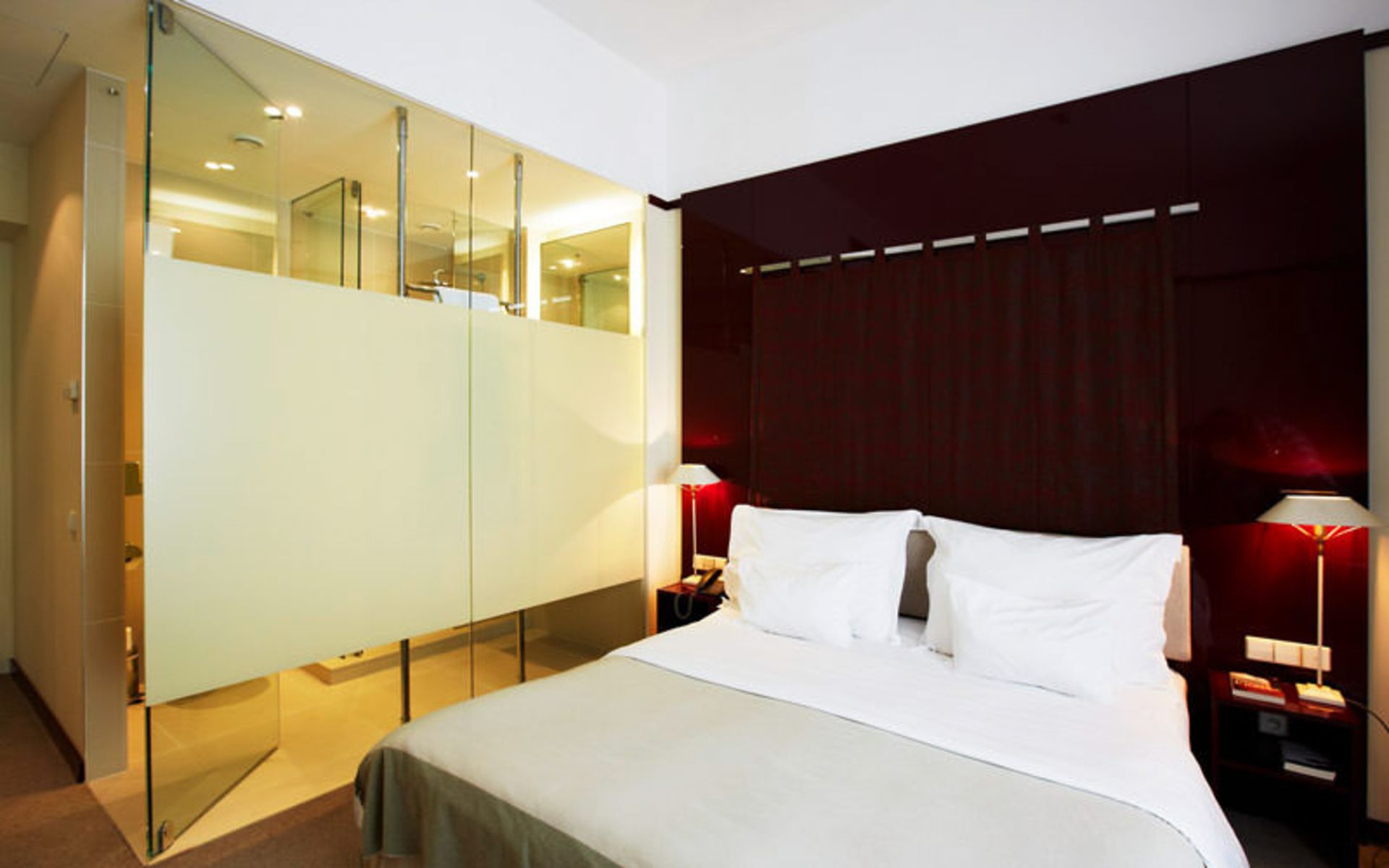 هتل ماکسیمیلیان (Hotel Maximilian)