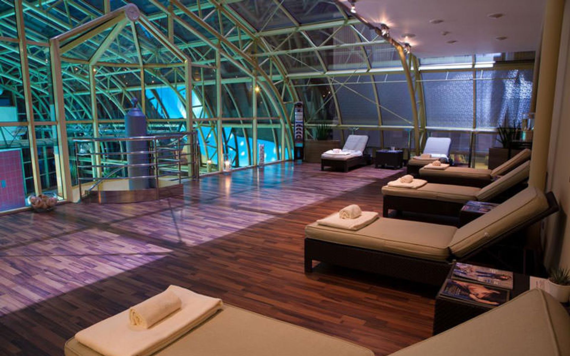 هتل اینتِرکُنتینِنتال پراگ (InterContinental Prague)