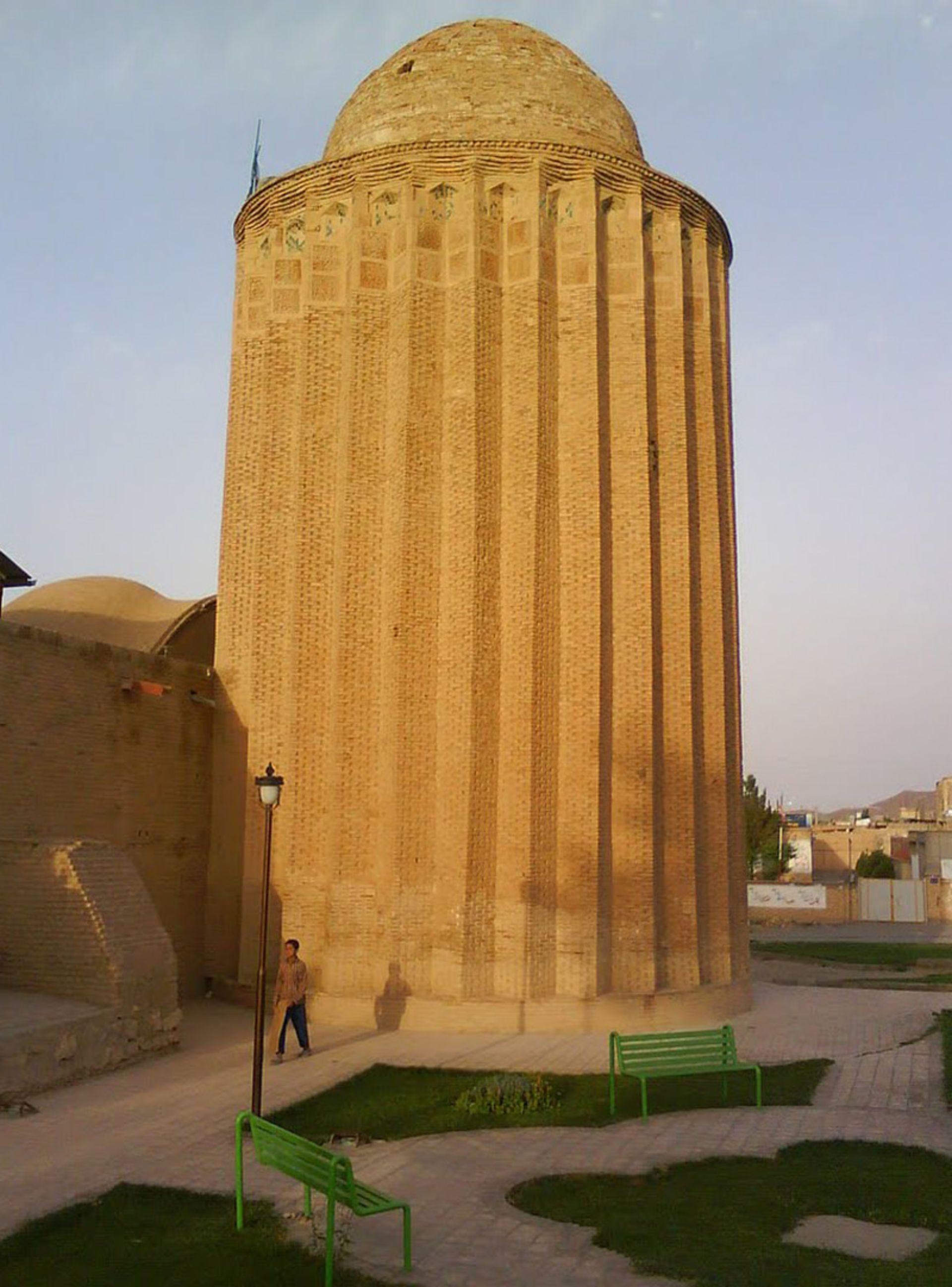 برج کاشانه بسطام