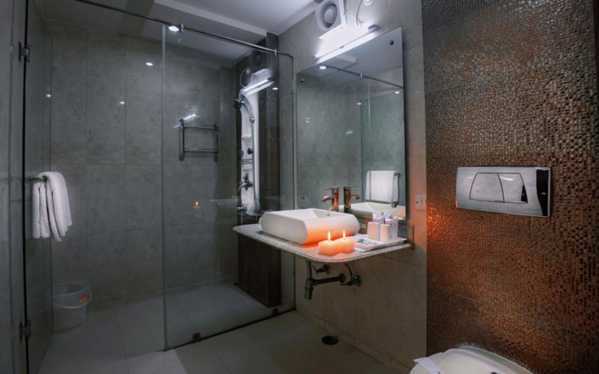 هتل رویال رزیدنسی (Hotel Royale Residency)