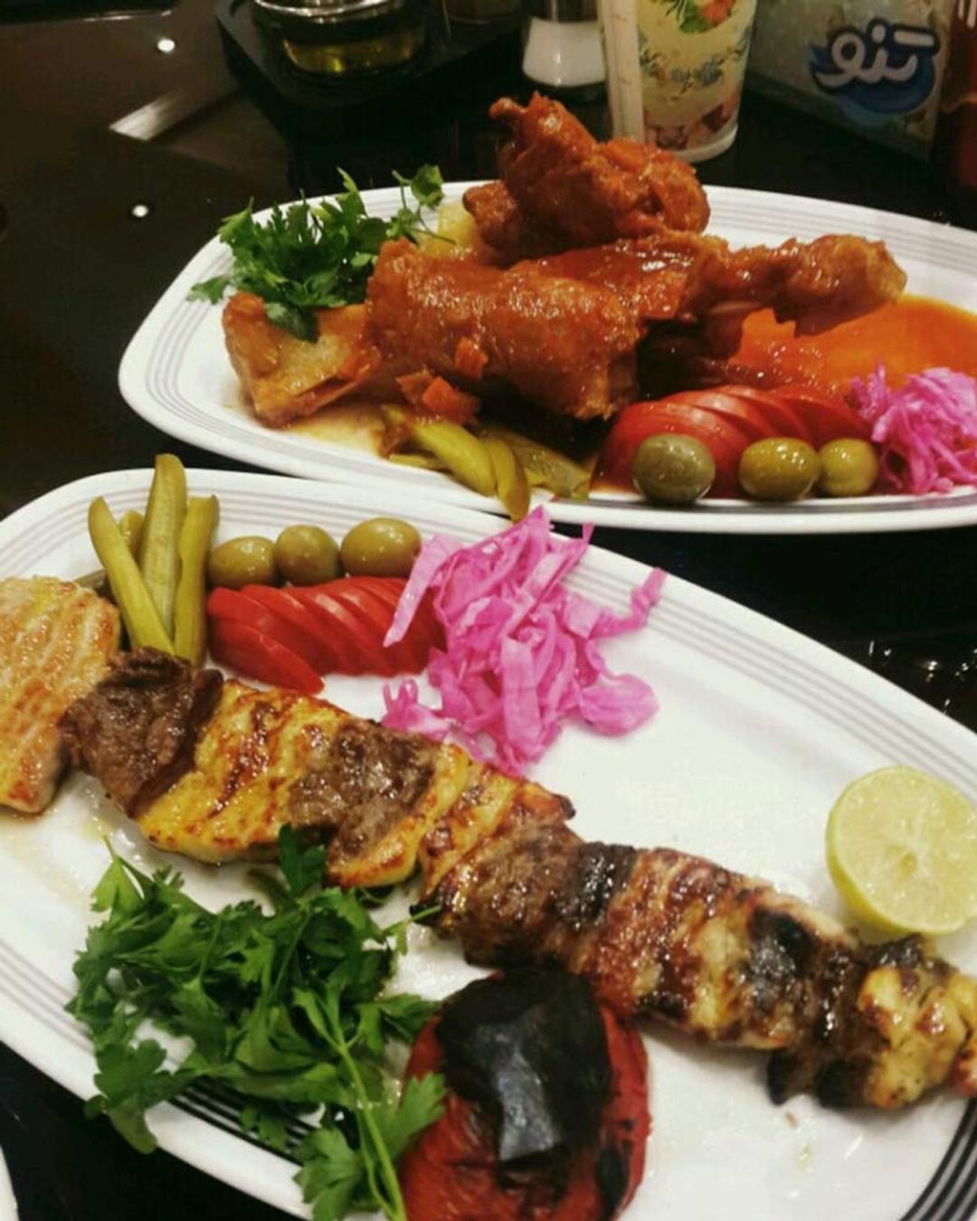 رستوران گل سرخ