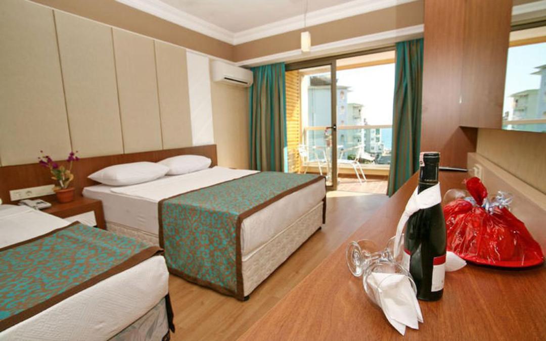 هتل تاچ پرمیر اند اسپا (Tac Premier Hotel & Spa)