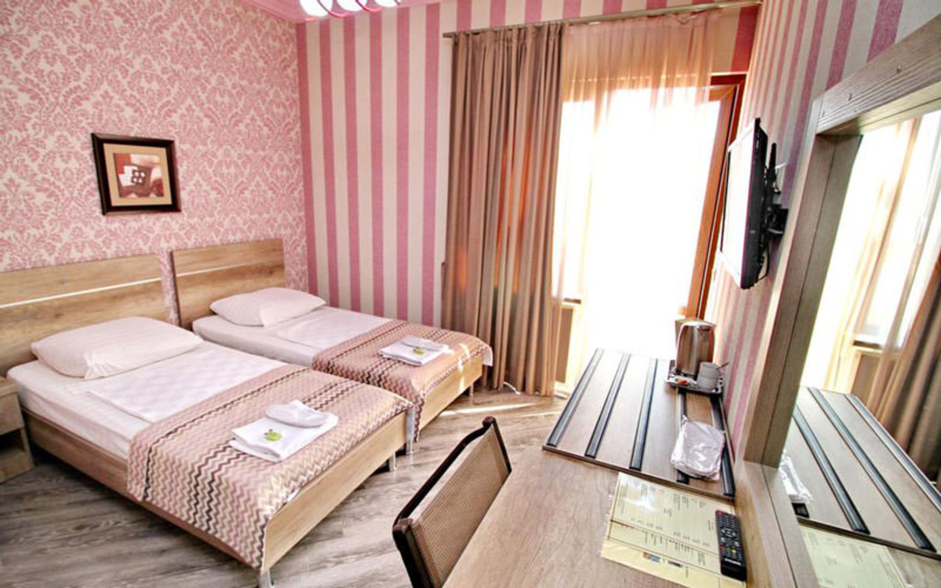 هتل ایرمنی (Irmeni Hotel)