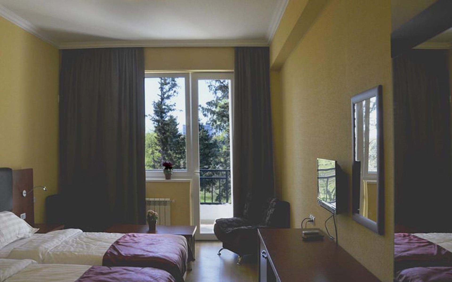 هتل وایت هاوس (White House Hotel)