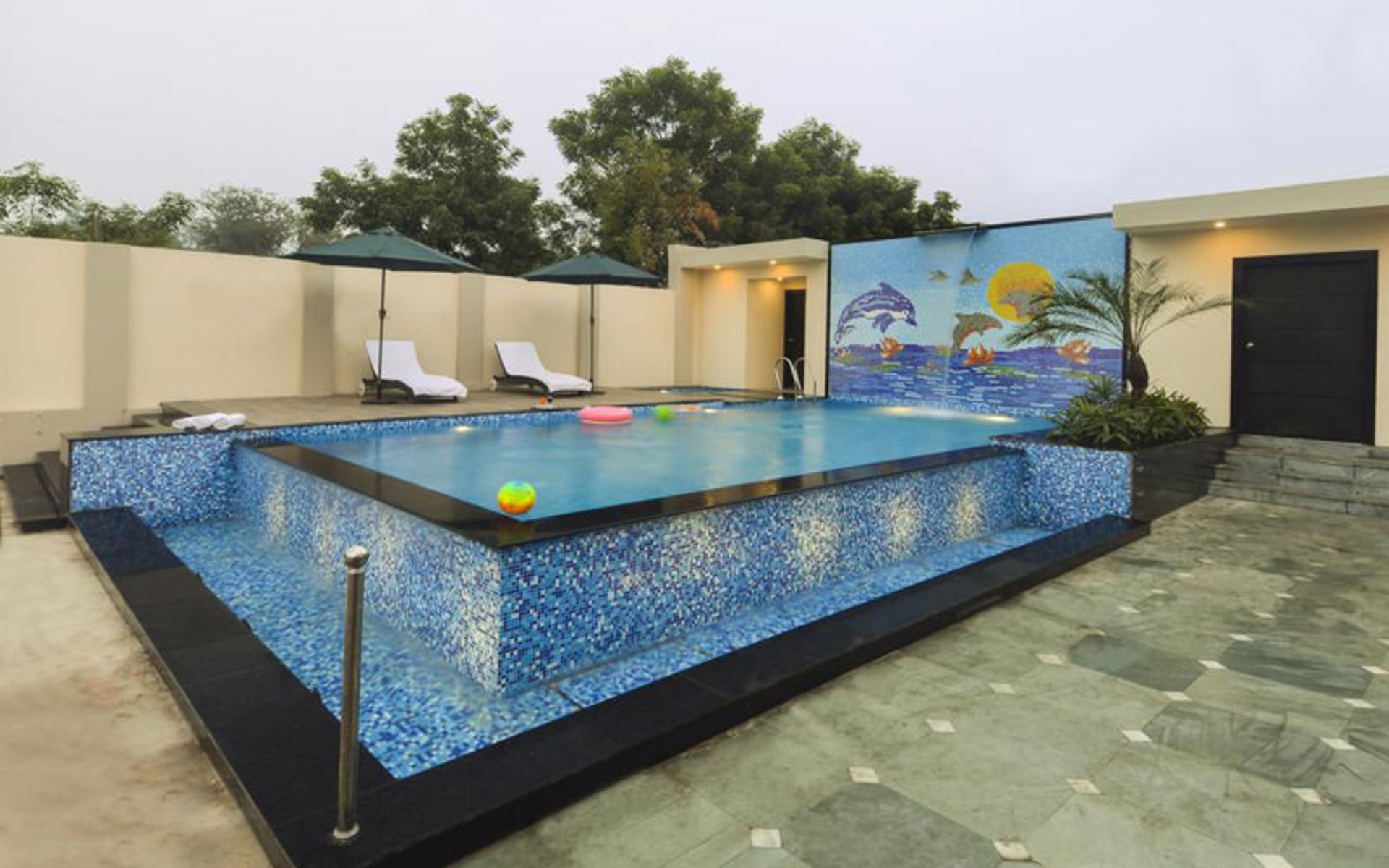 هتل رویال رزیدنسی (Hotel Royale Residency)