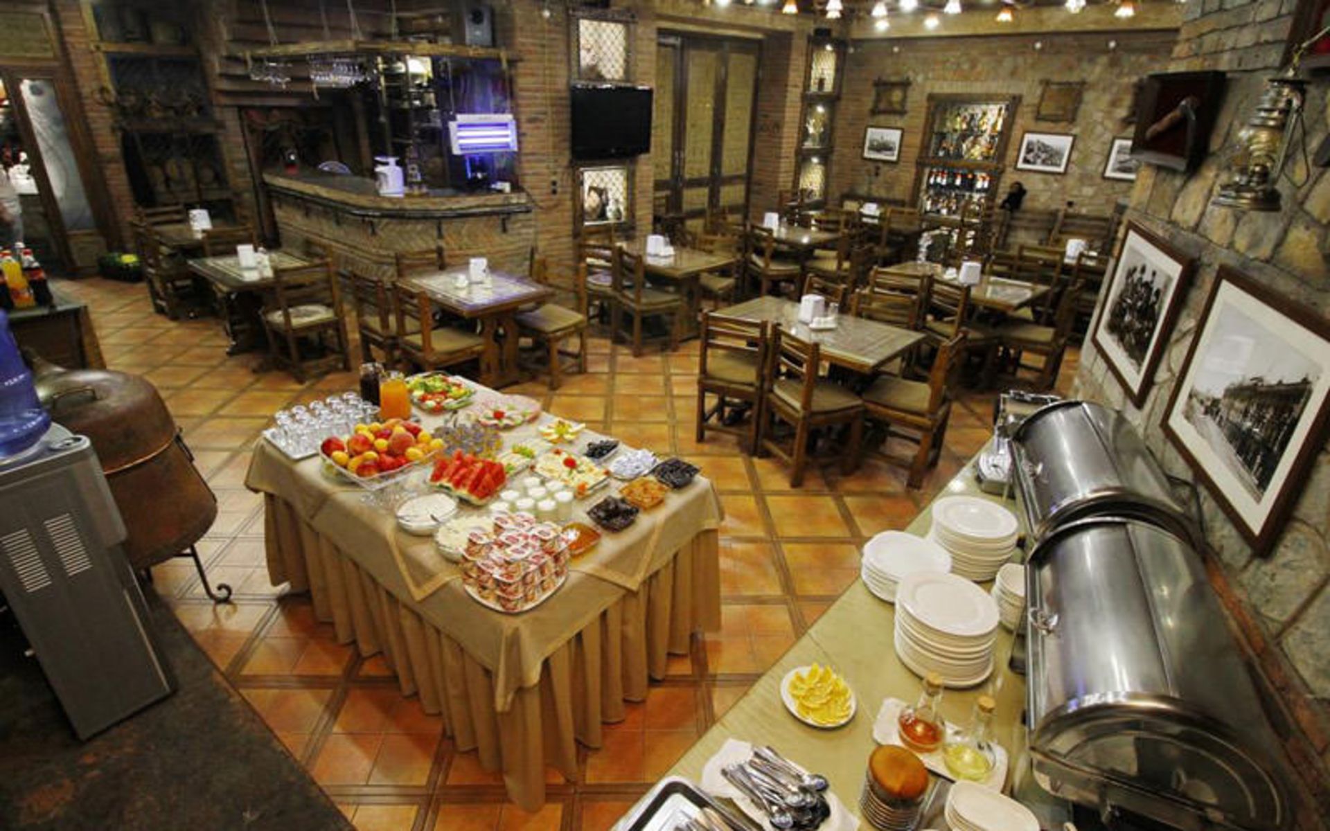 هتل ایرمنی (Irmeni Hotel)