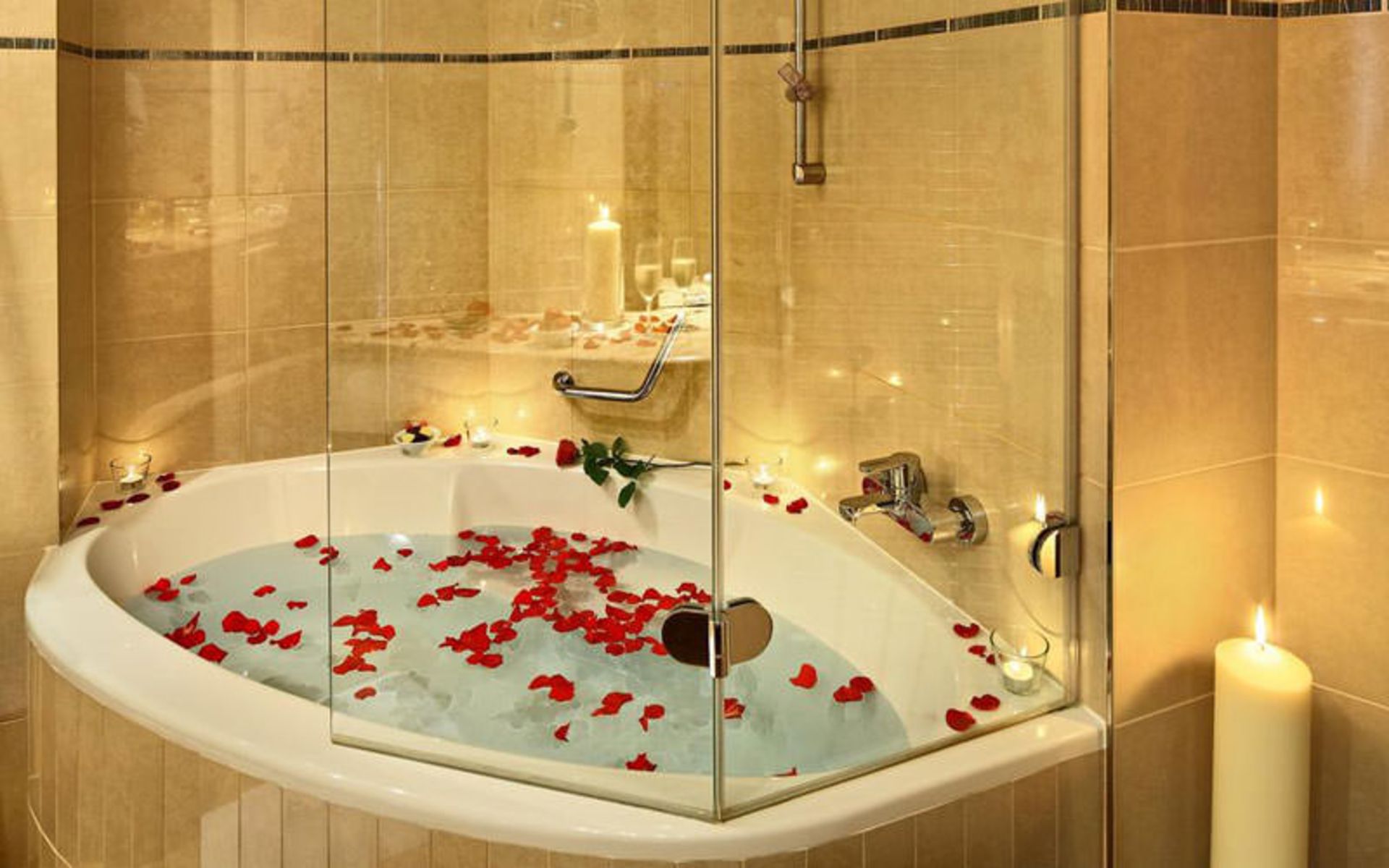 هتل گرند بُهِمیا (Grand Hotel Bohemia)