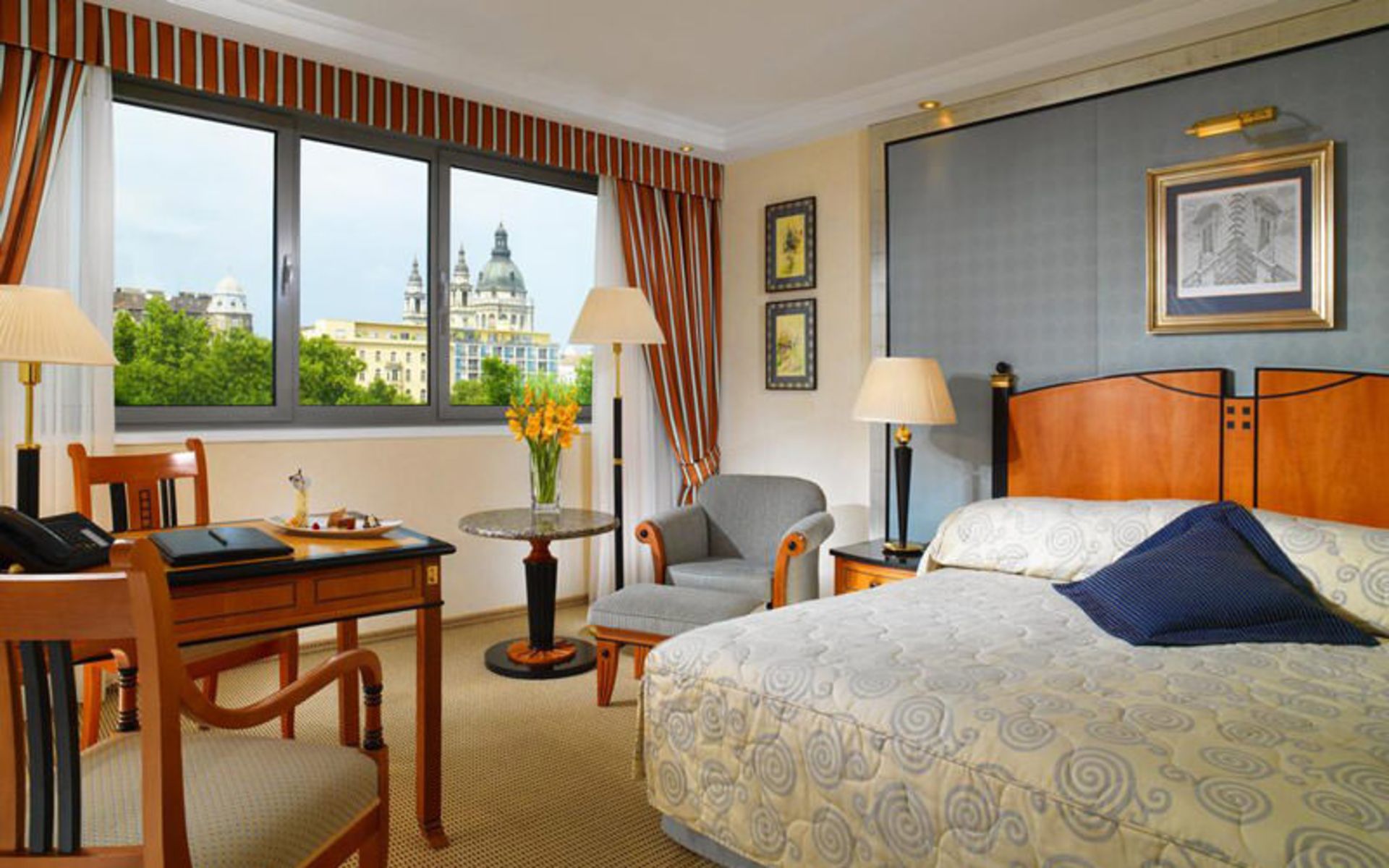 هتل کمپینسکی کروینوس بوداپست (Kempinski Hotel Corvinus Budapest)