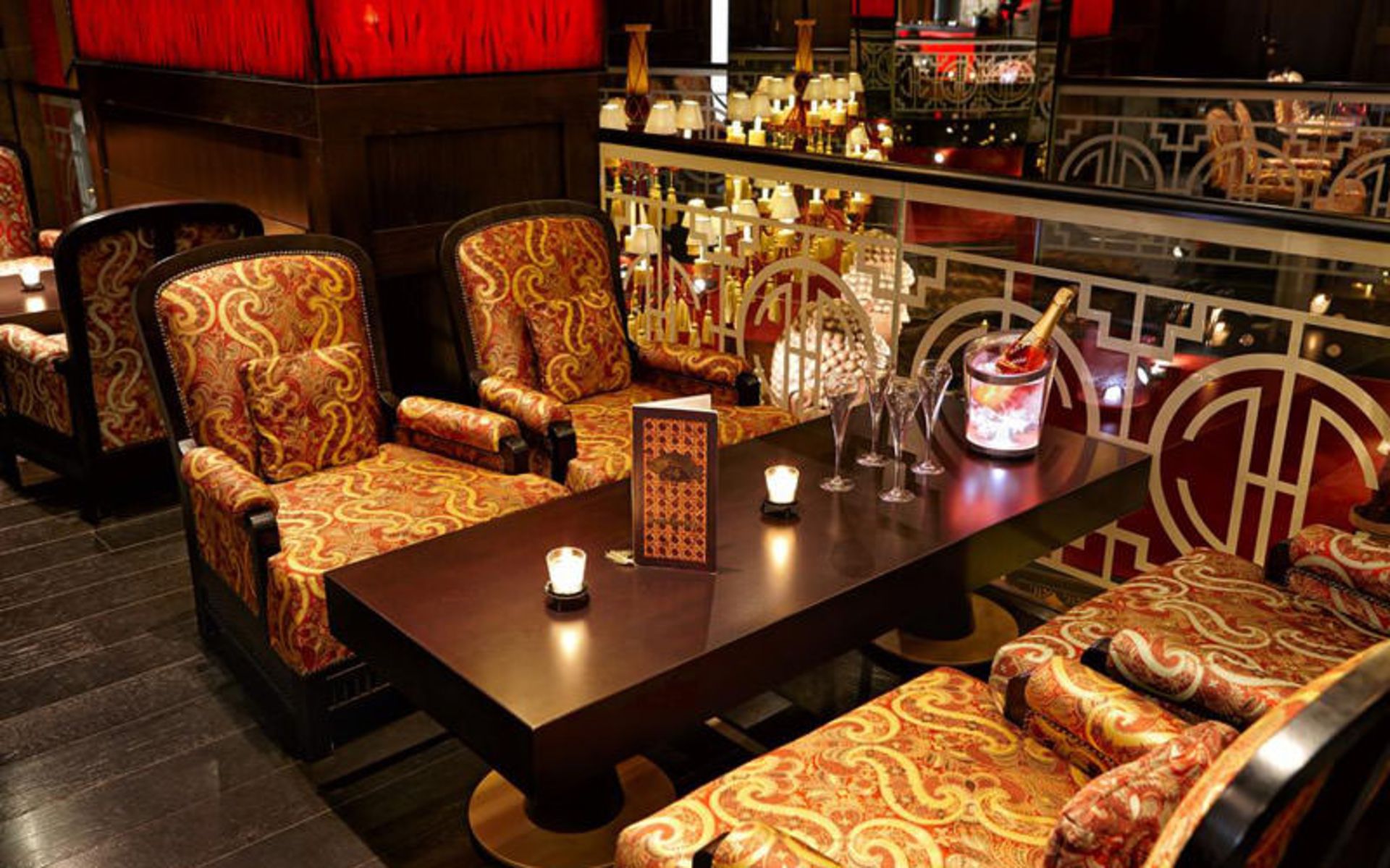 هتل بودها بار هتل بوداپست کلوتیلد پالاس (Buddha-Bar Hotel Budapest Klotild Palace)