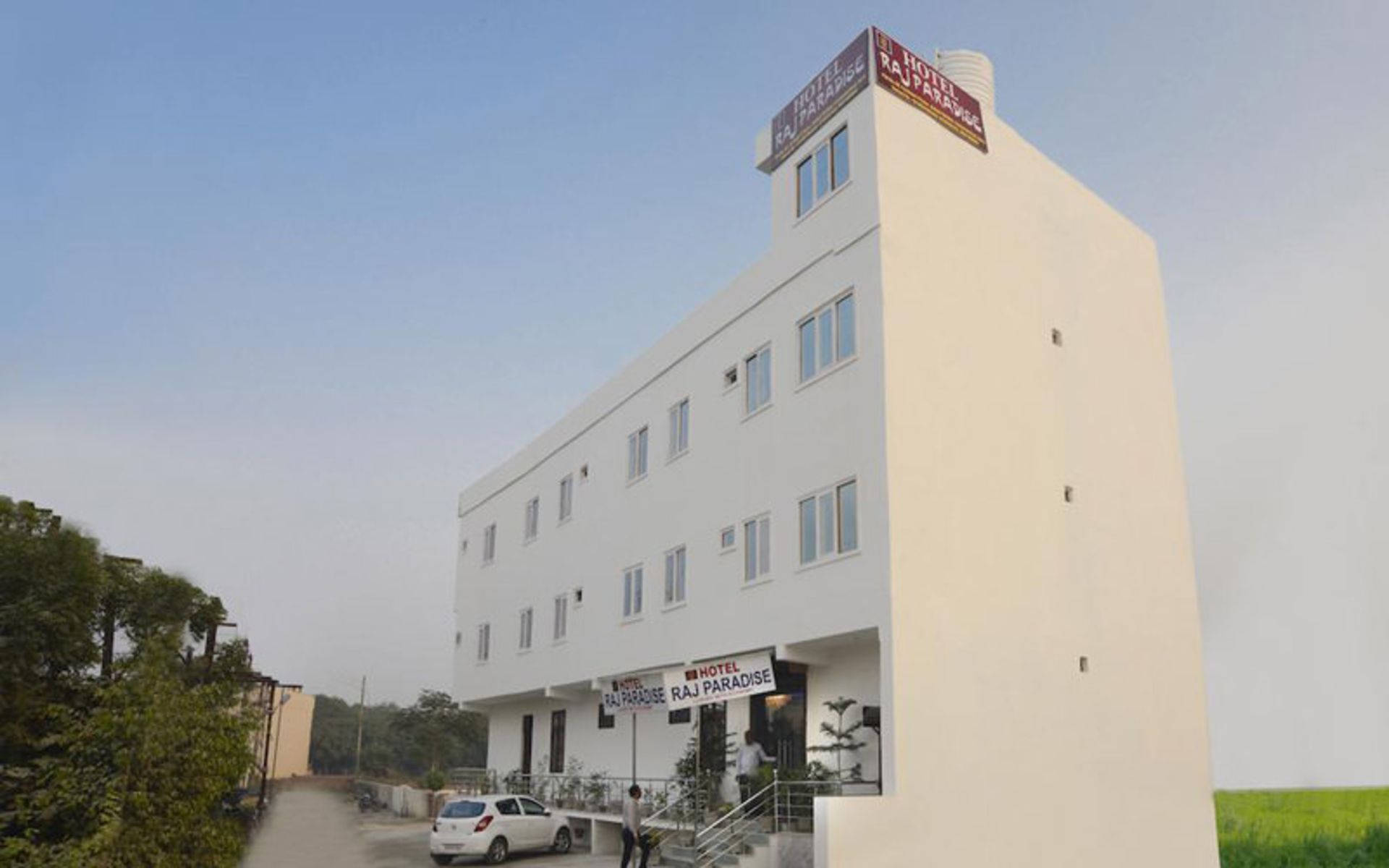 هتل راج پارادایس (Hotel Raj Paradise)