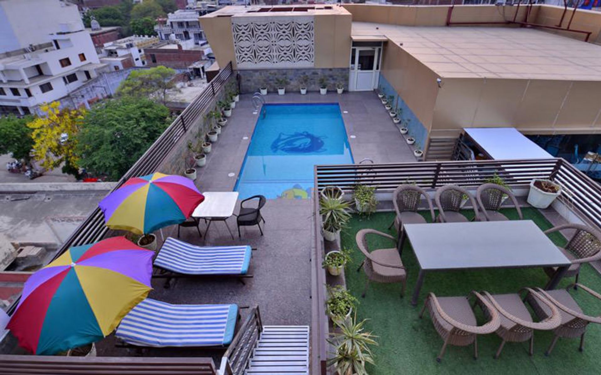 هتل سون هیلز تاور (Seven Hills Tower)