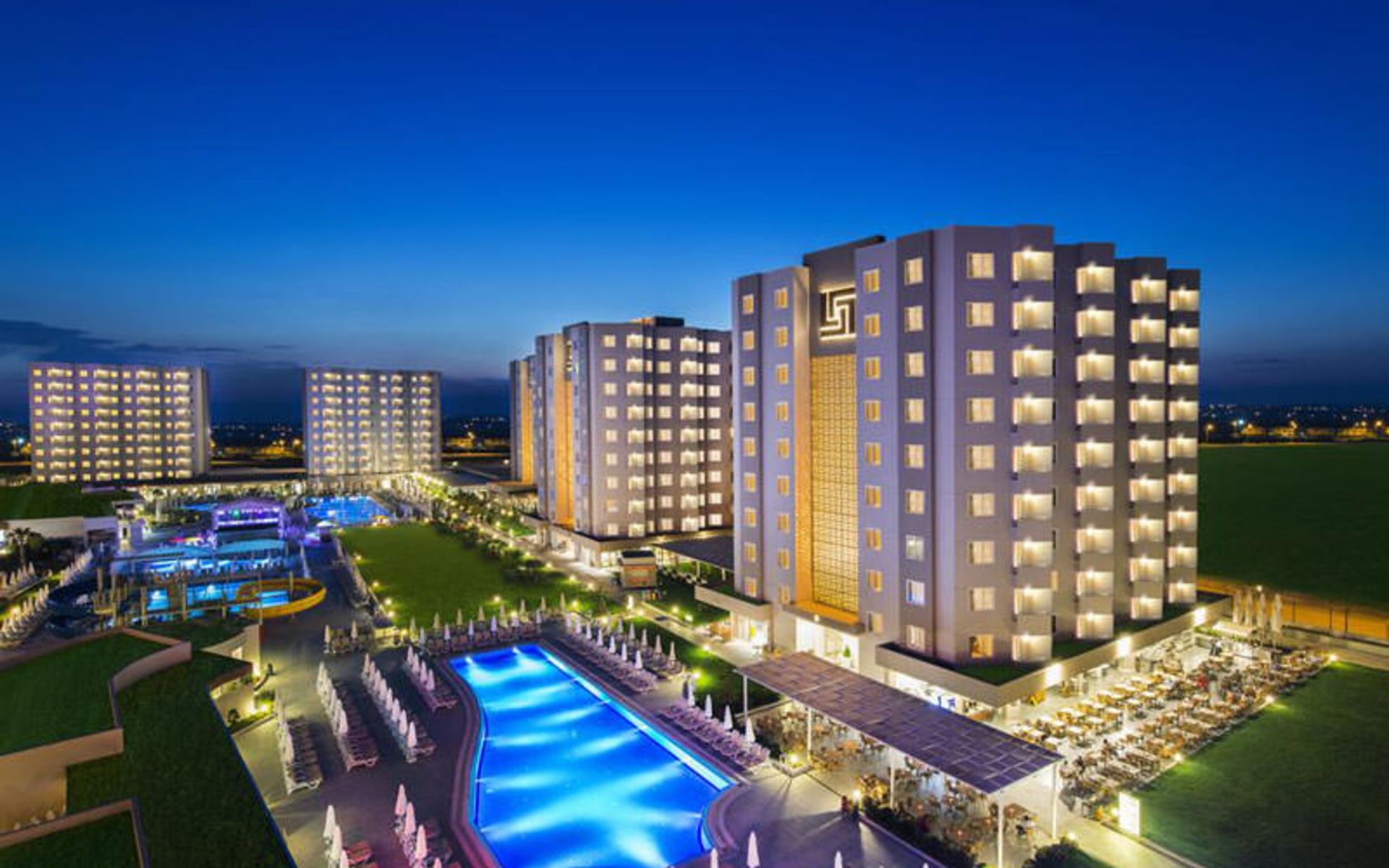 هتل گرند پارک لارا (Grand Park Lara Hotel)