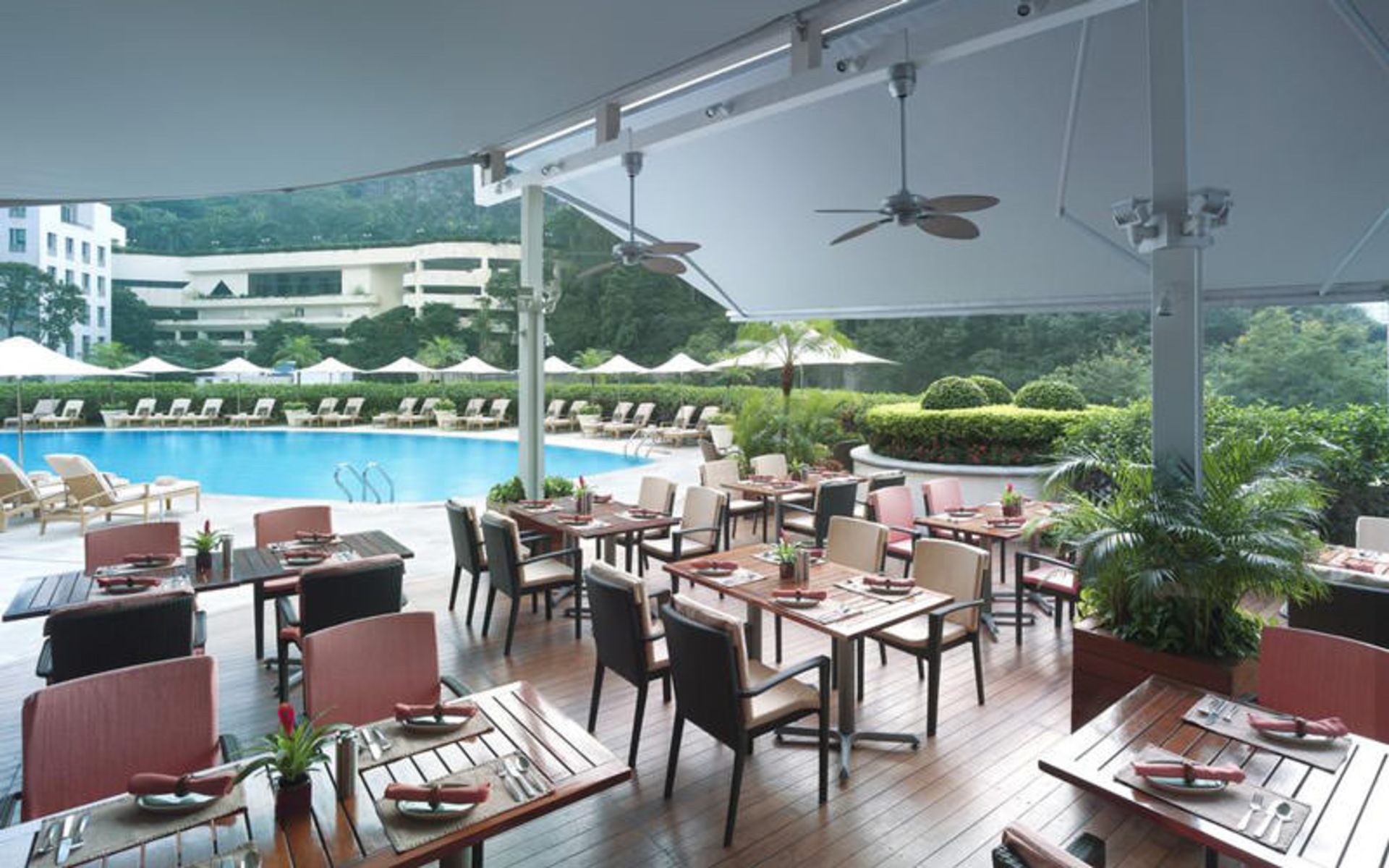 هتل ایسلند شانگری لا هنگ کنگ (Island Shangri-La Hong Kong)
