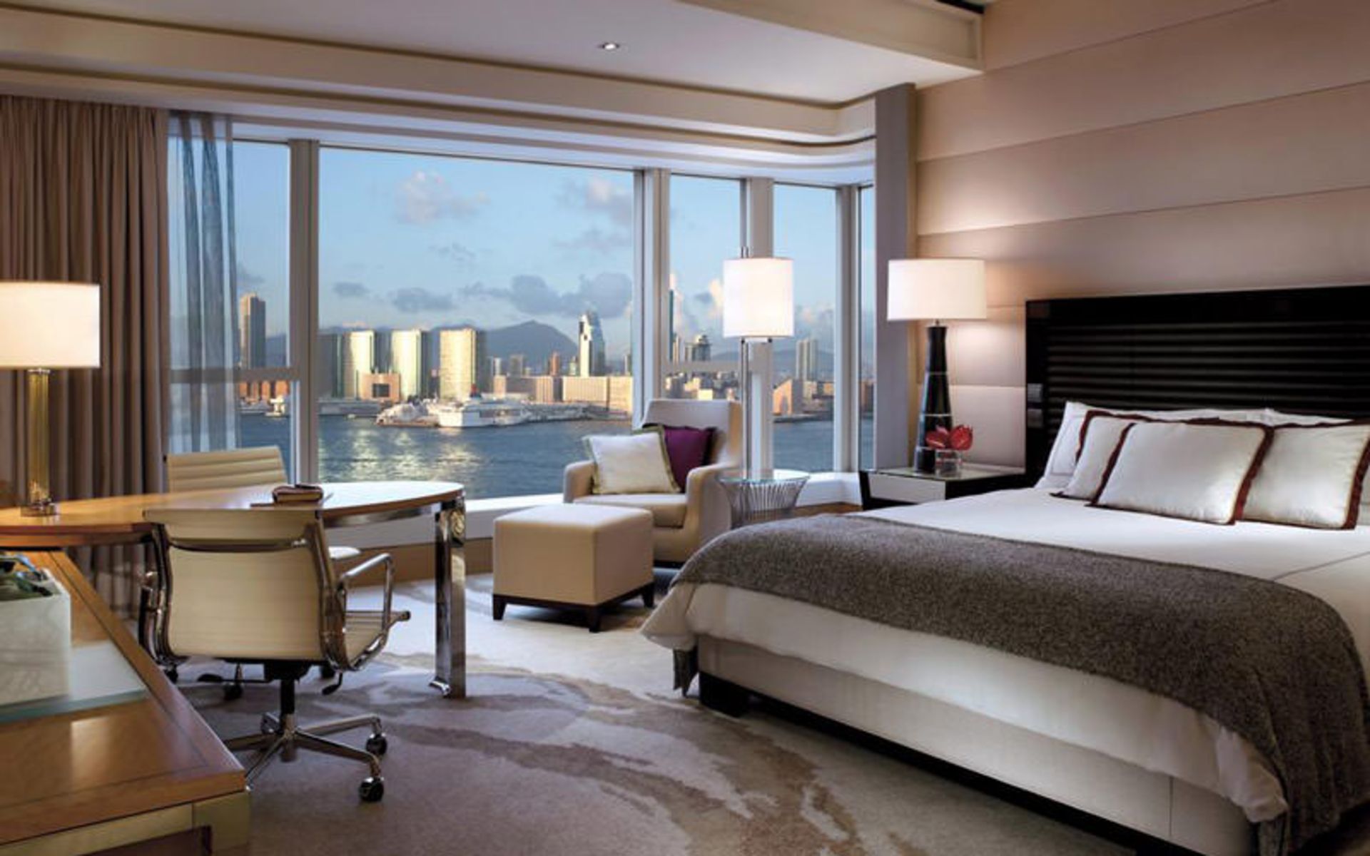 هتل فور سیزن هنگ کنگ (Four Seasons Hotel Hong Kong)