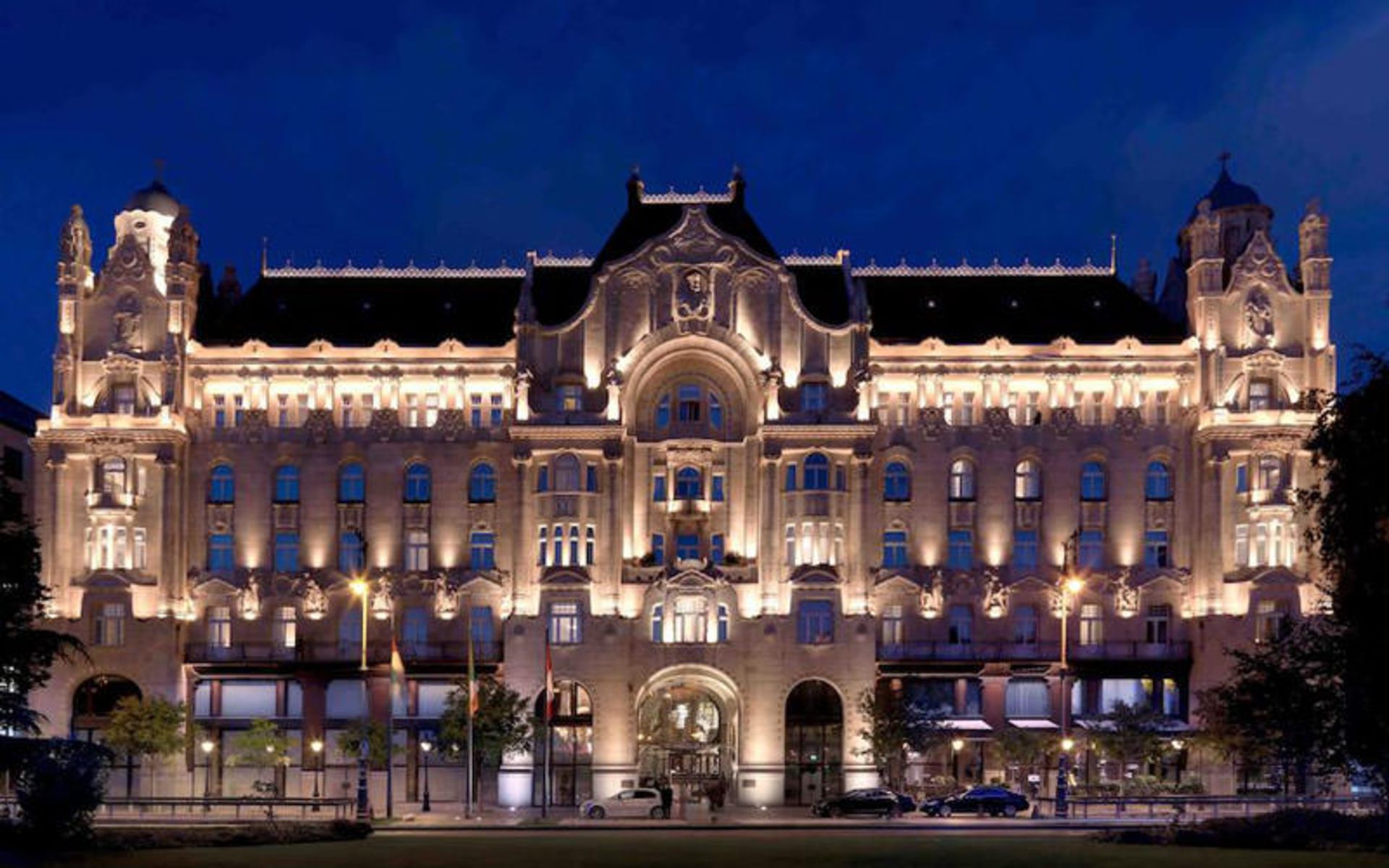 هتل فور سیسنز گرشام پالیس بوداپست (Four Seasons Hotel Gresham Palace Budapest)
