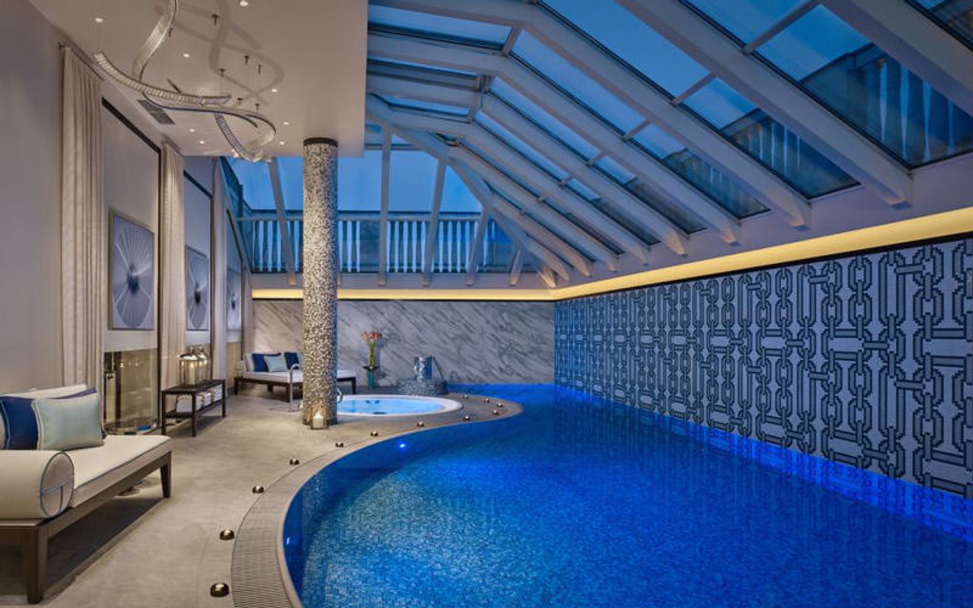 هتل ریتز کارلتون (The Ritz-Carlton, Budapest)