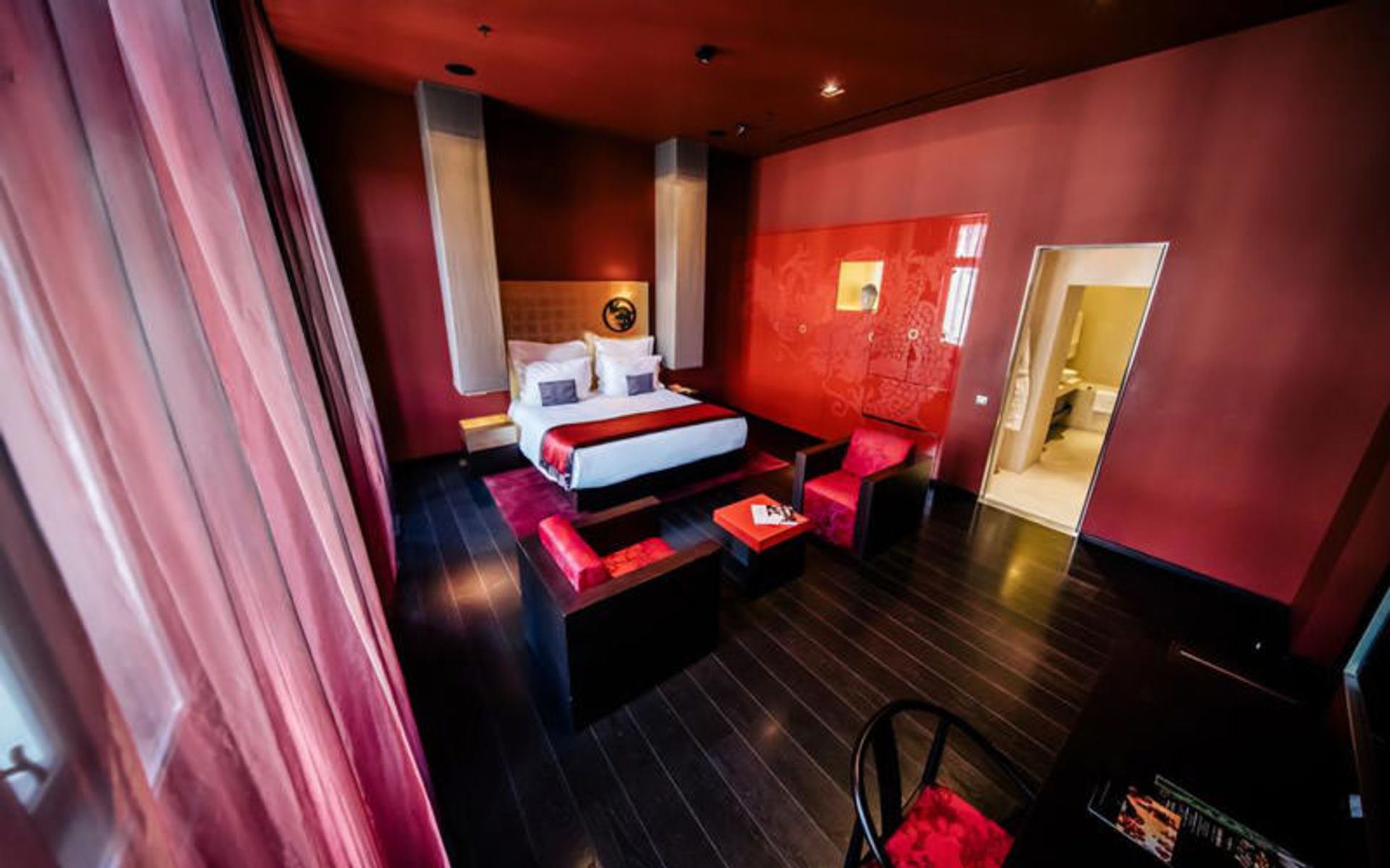 هتل بودها بار هتل بوداپست کلوتیلد پالاس (Buddha-Bar Hotel Budapest Klotild Palace)