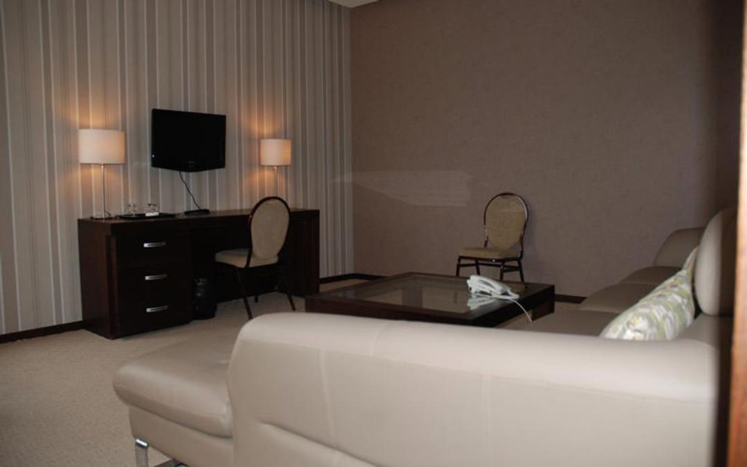 هتل دی پلازا (D'Plaza Hotel)
